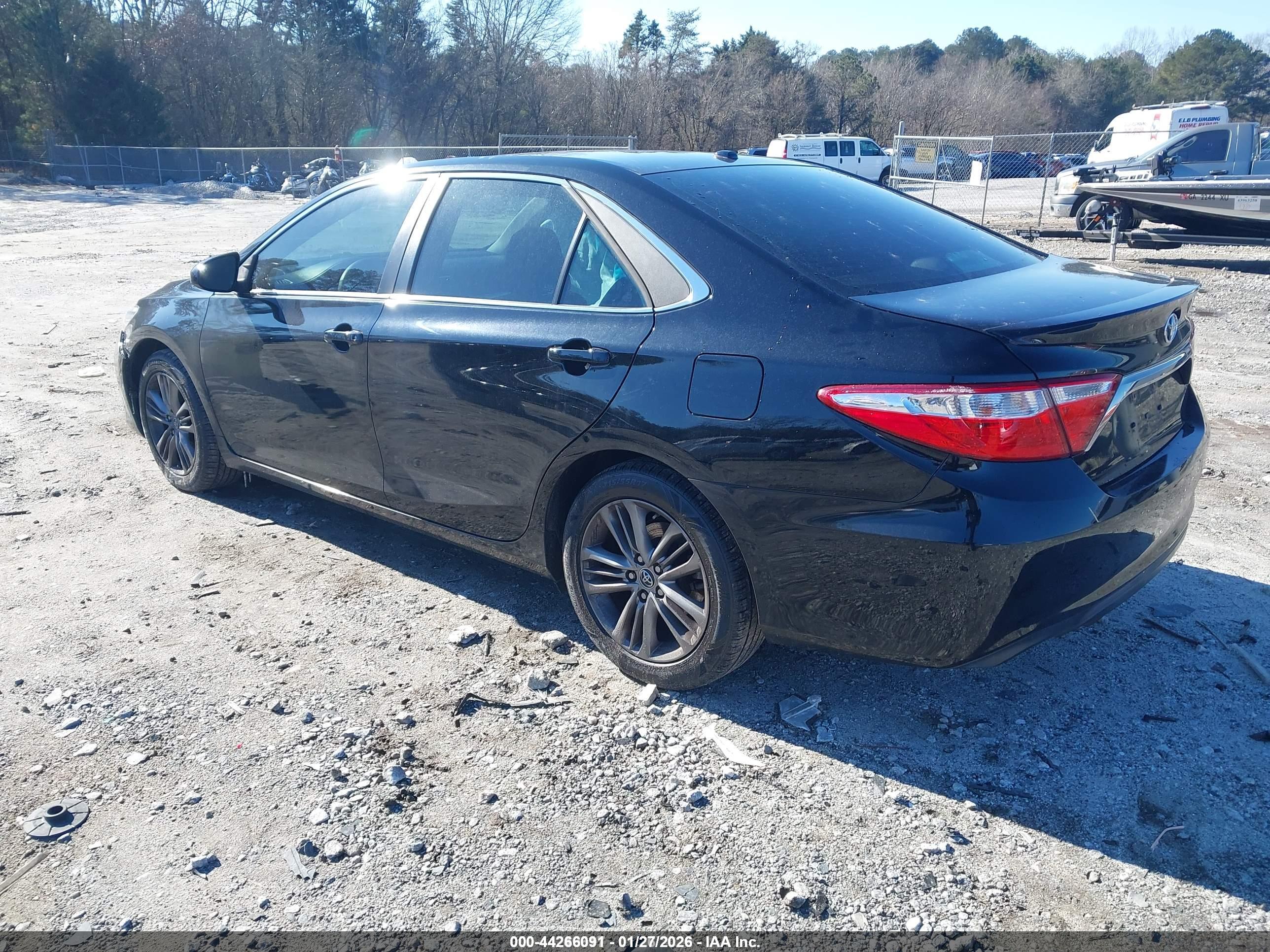 TOYOTA CAMRY image 3