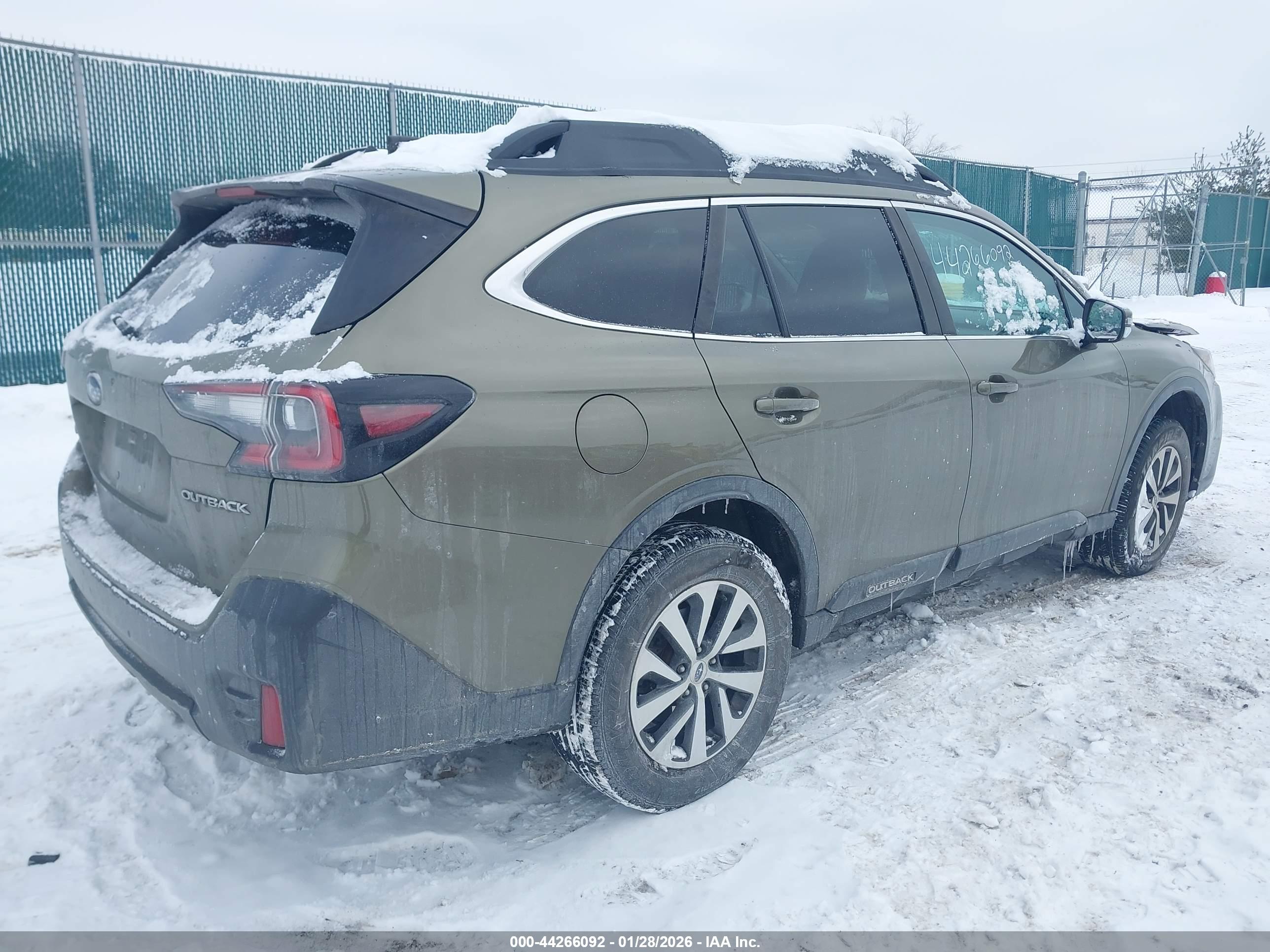 SUBARU OUTBACK image 4