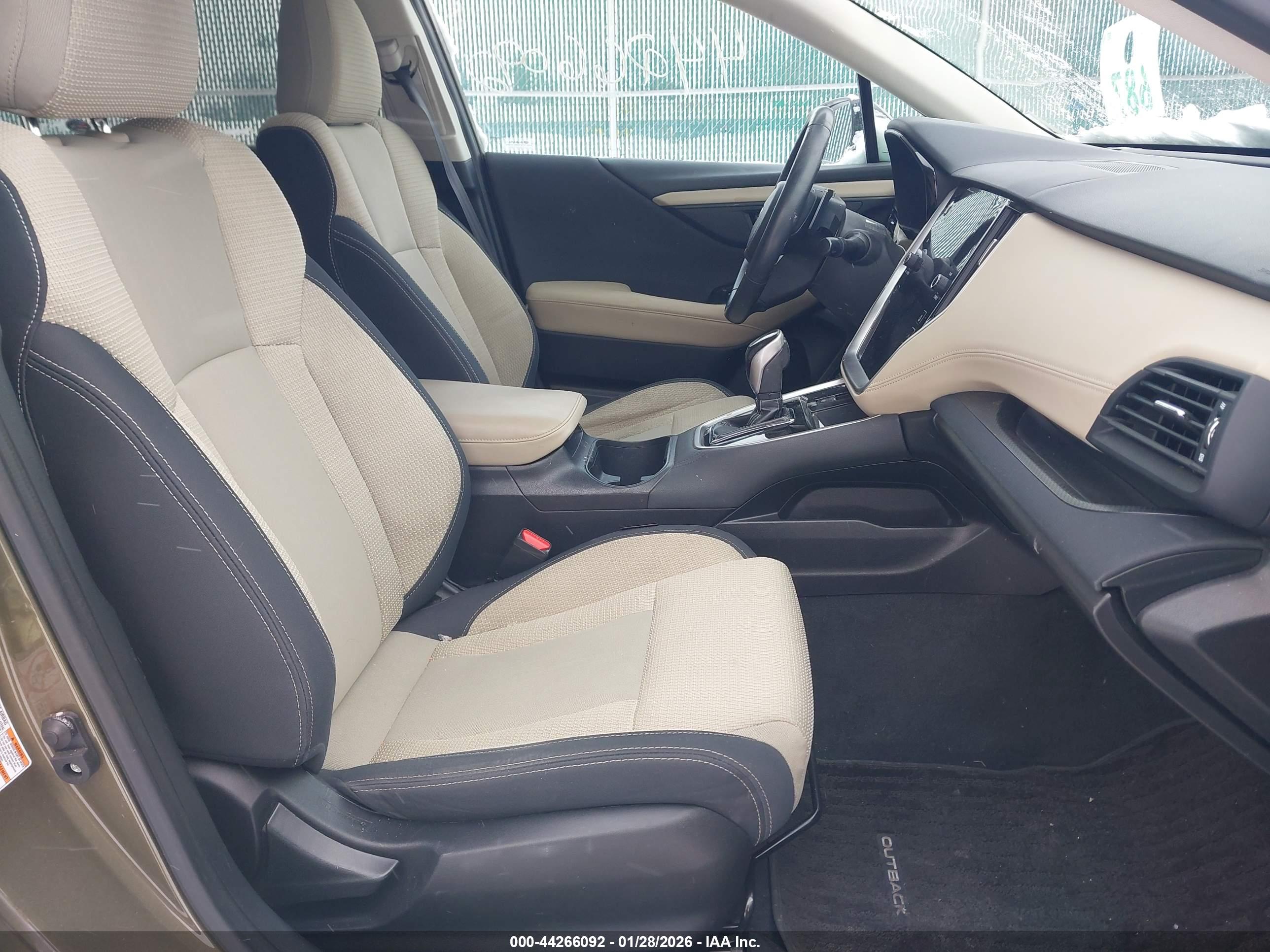 SUBARU OUTBACK image 5