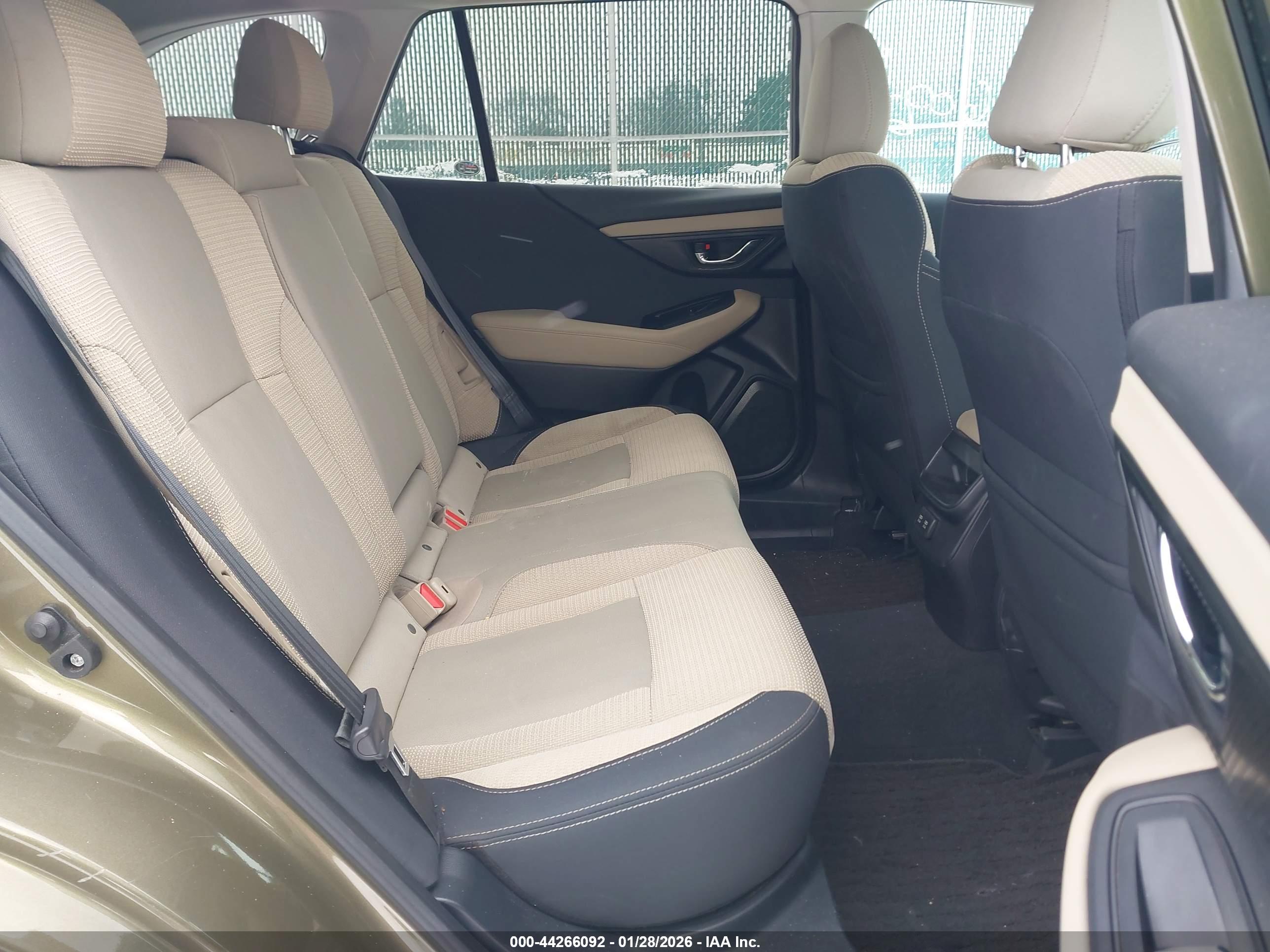 SUBARU OUTBACK image 8