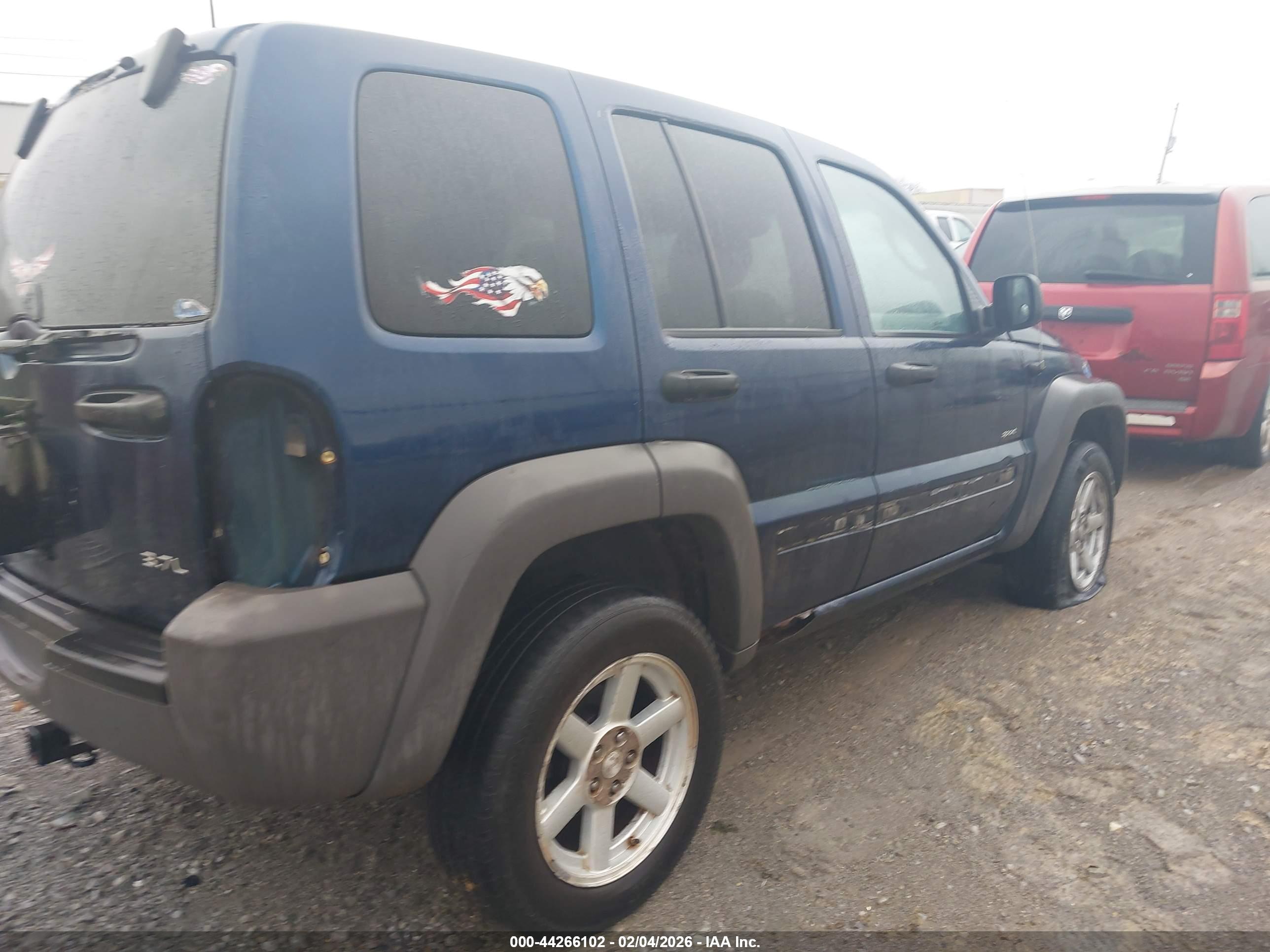 JEEP LIBERTY image 4