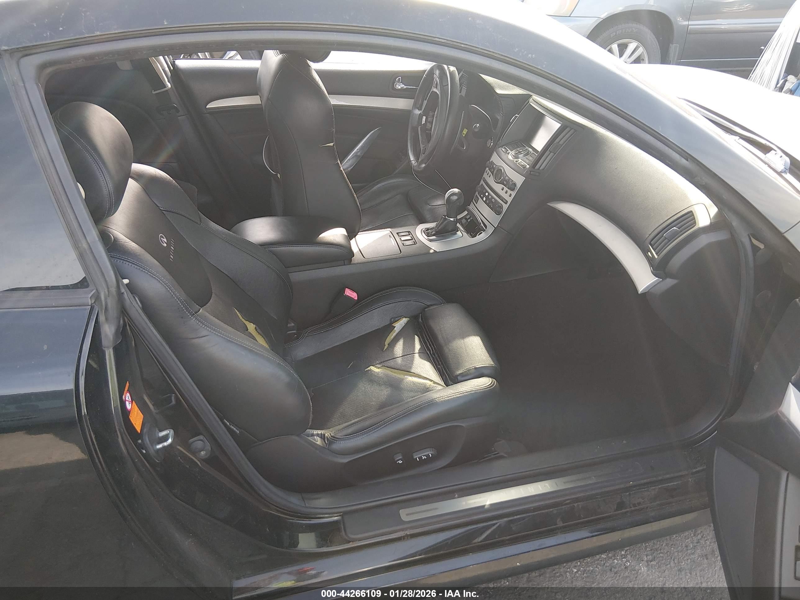 INFINITI G37 image 5