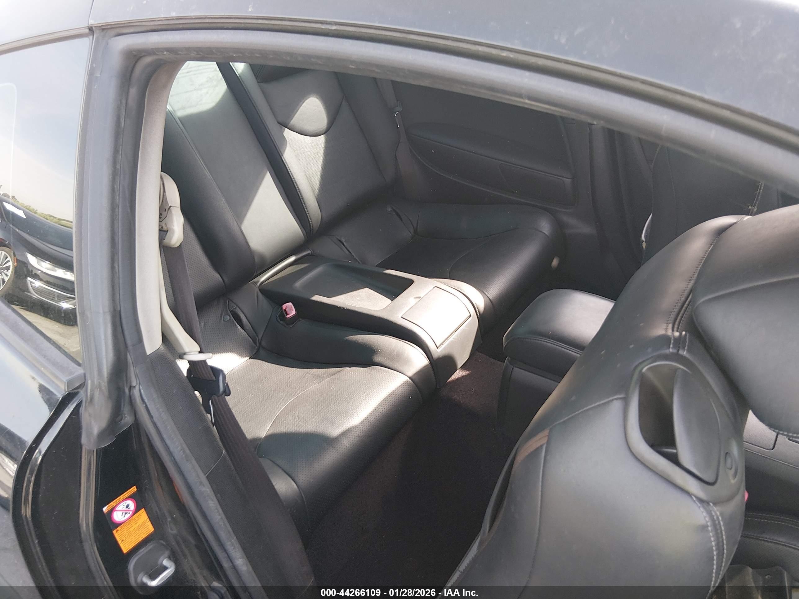 INFINITI G37 image 8