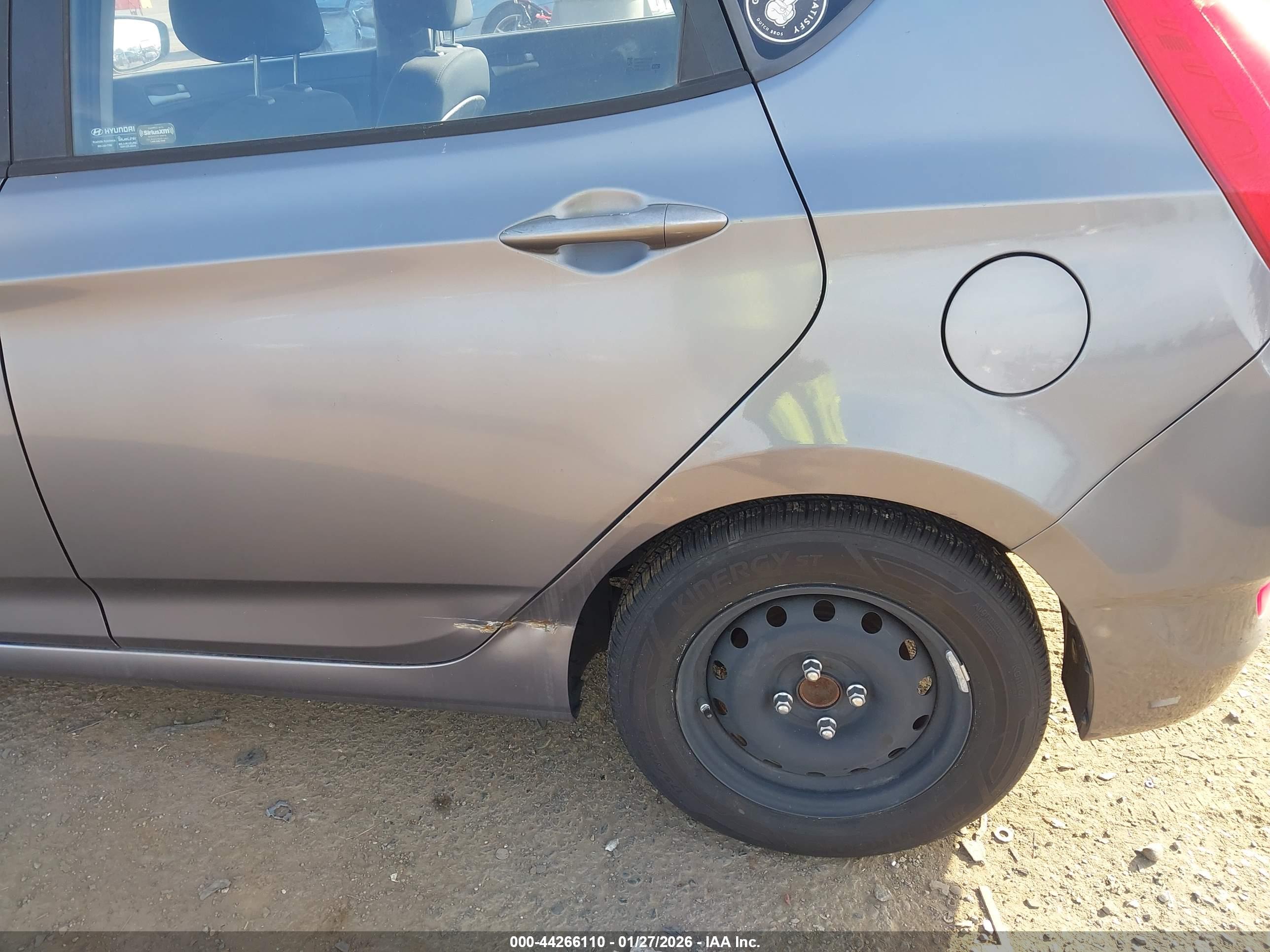HYUNDAI ACCENT image 6