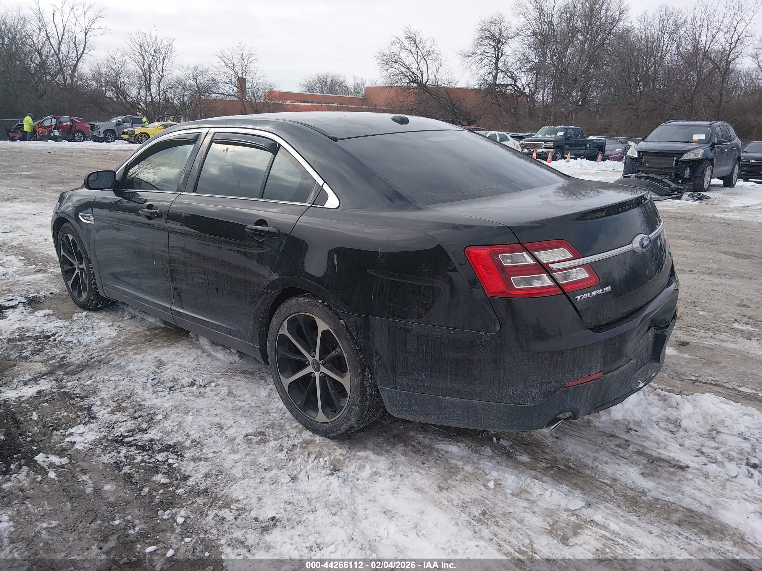 FORD TAURUS image 3