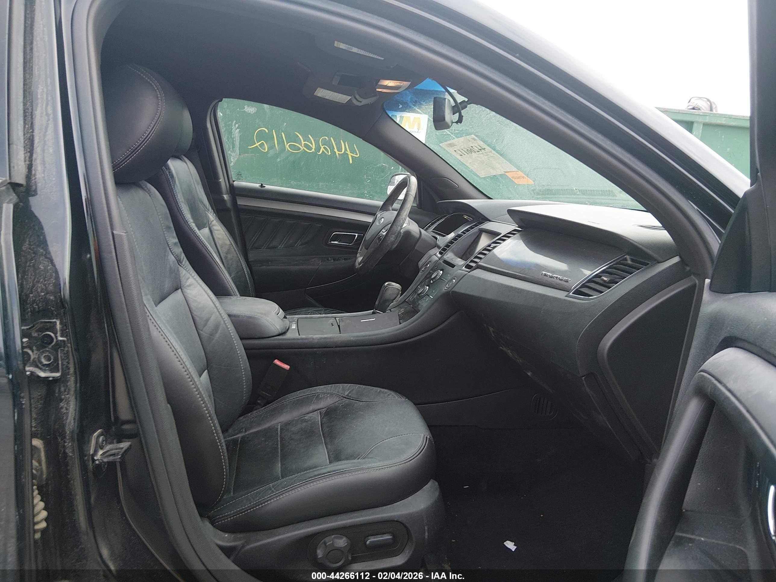 FORD TAURUS image 5
