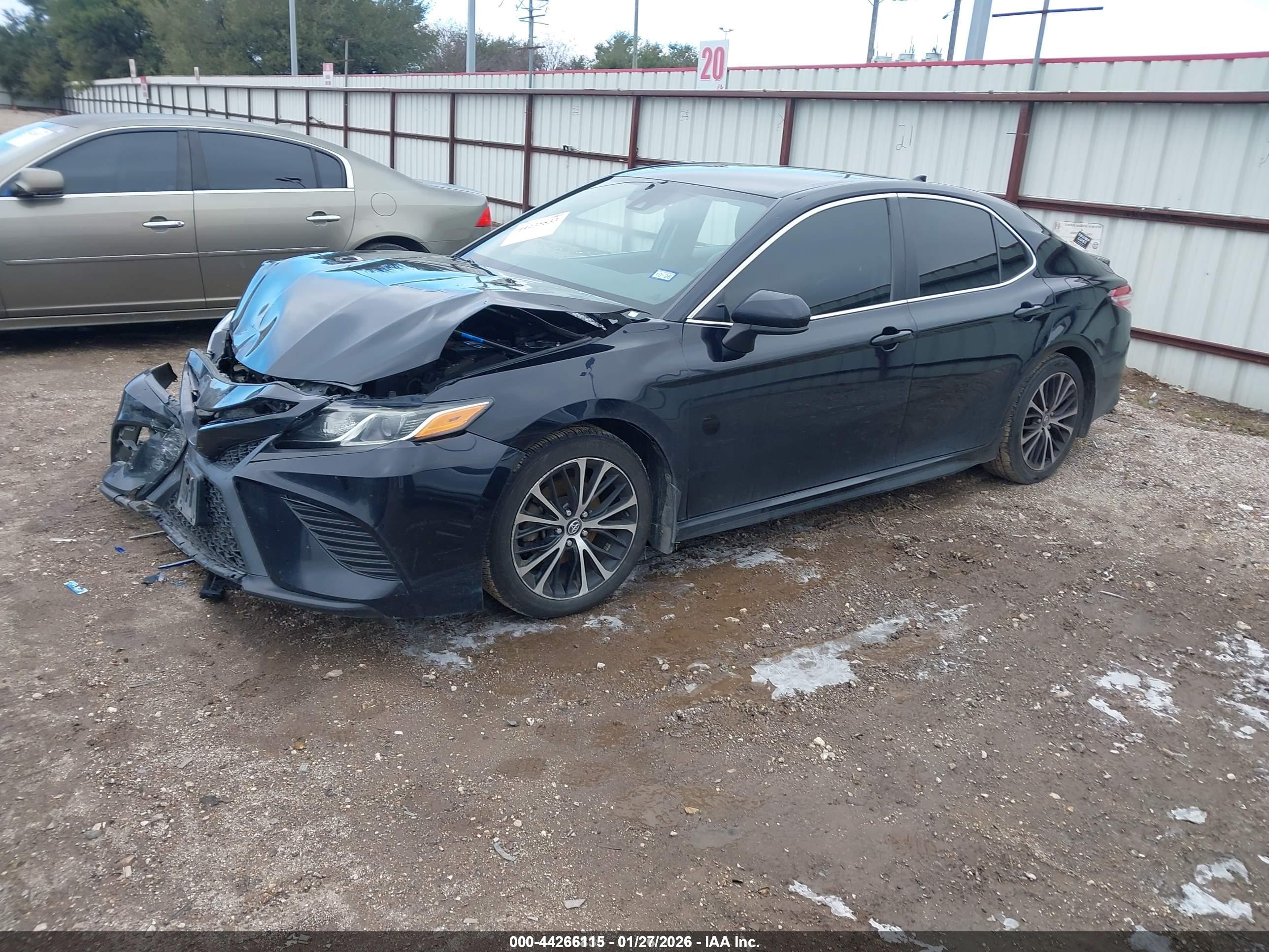 TOYOTA CAMRY image 2