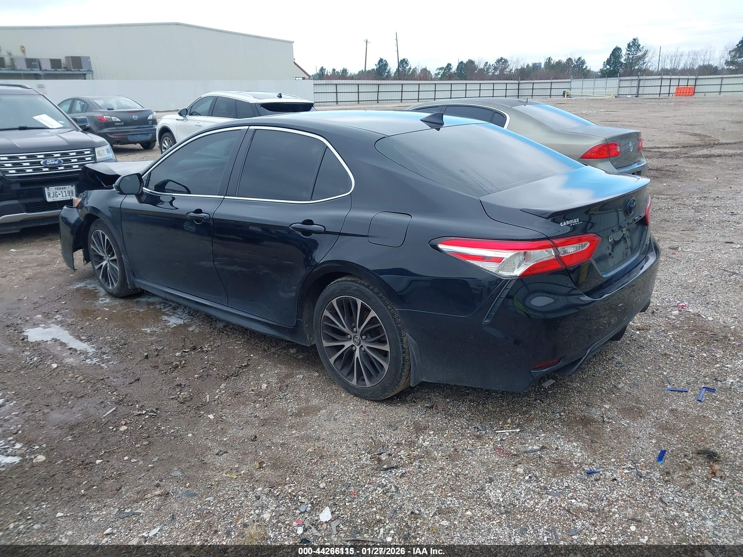 TOYOTA CAMRY image 3