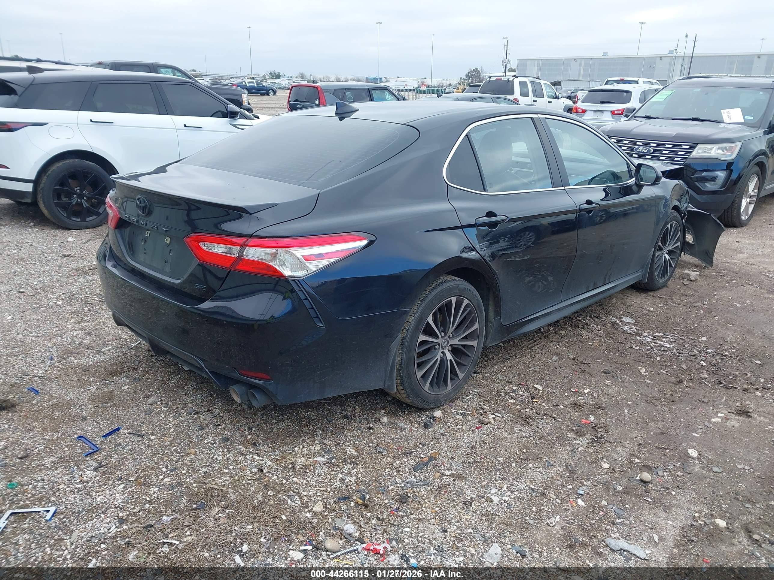 TOYOTA CAMRY image 4