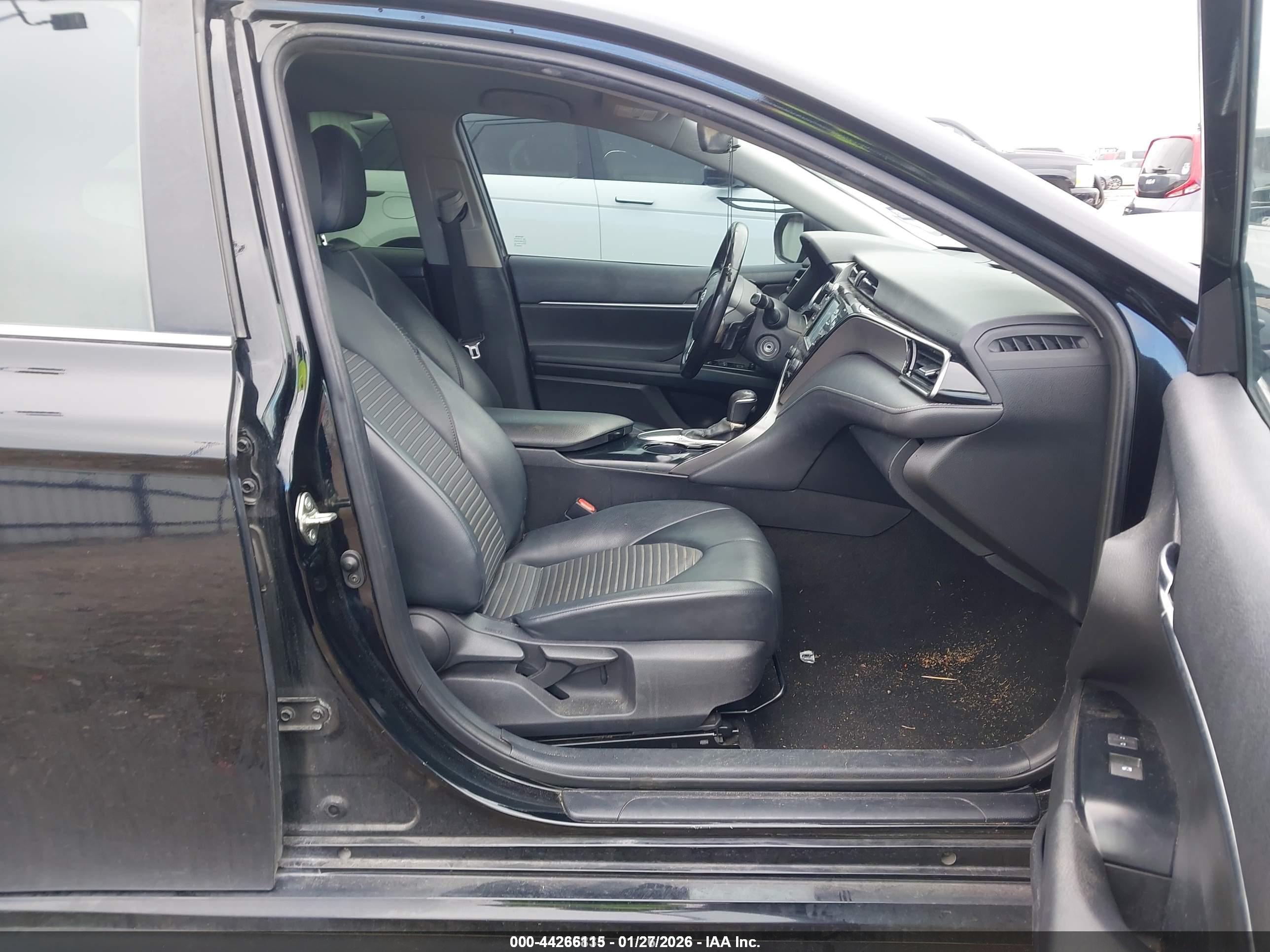 TOYOTA CAMRY image 5