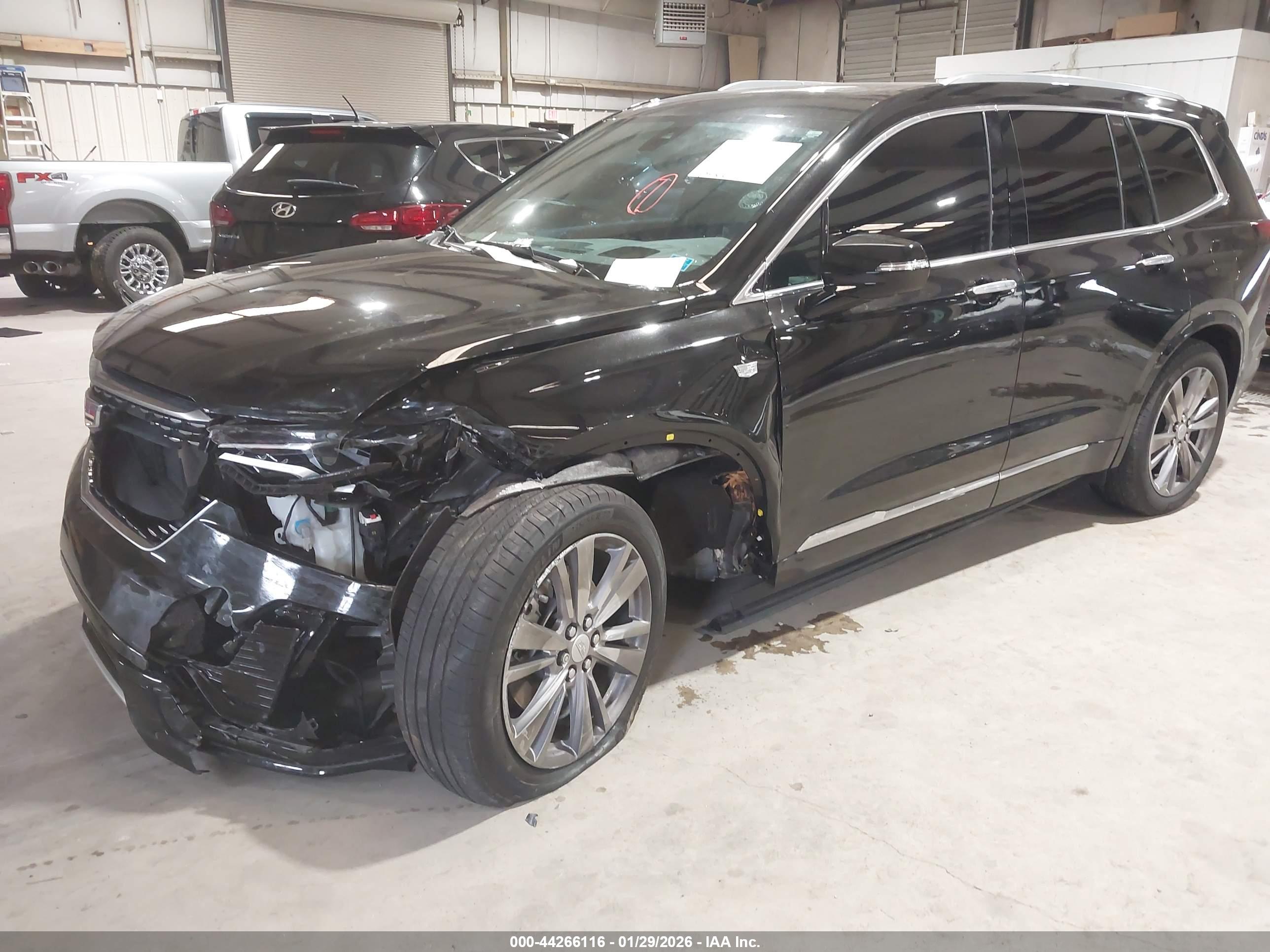 CADILLAC XT6 image 6