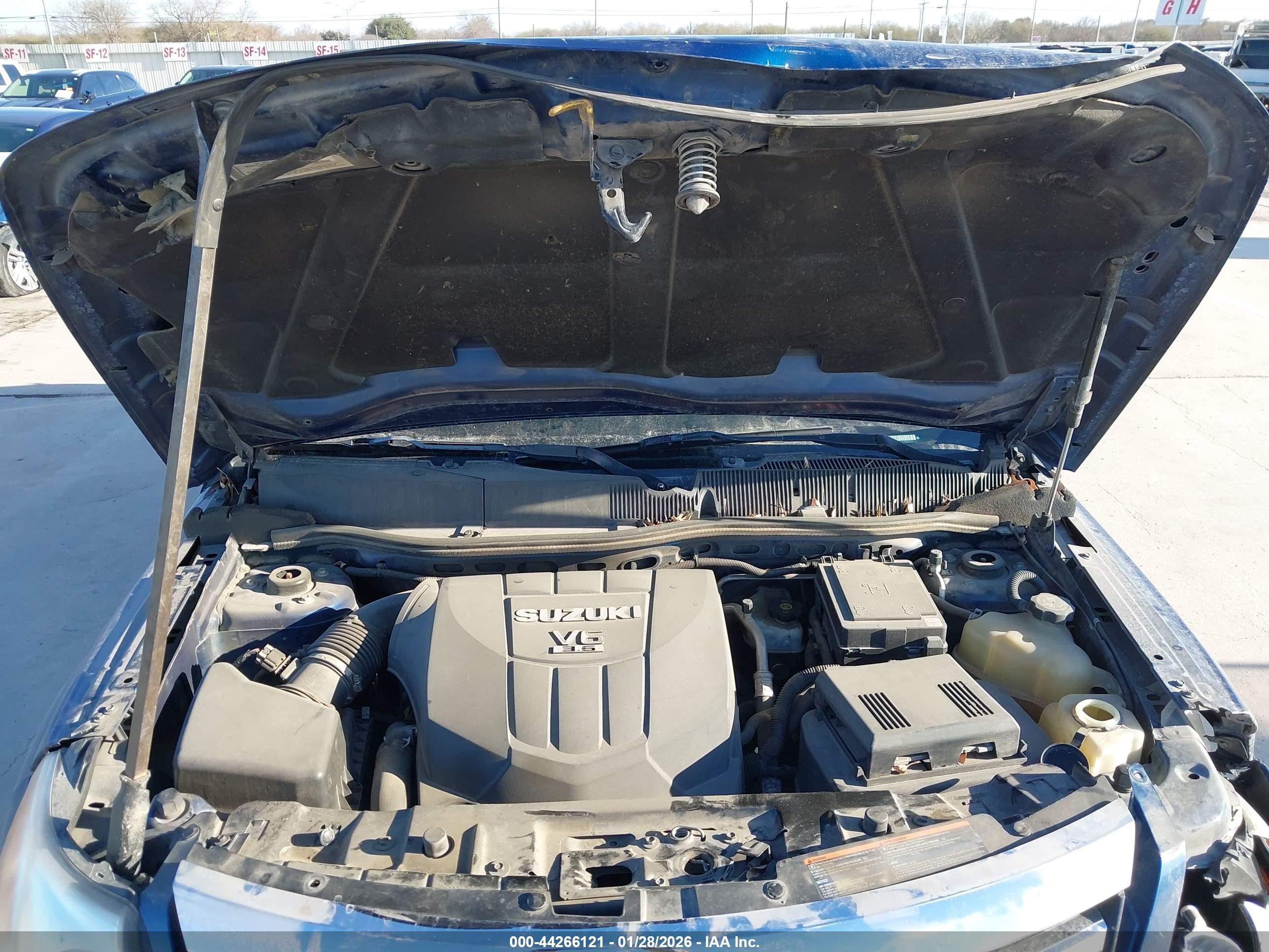 SUZUKI XL7 image 10