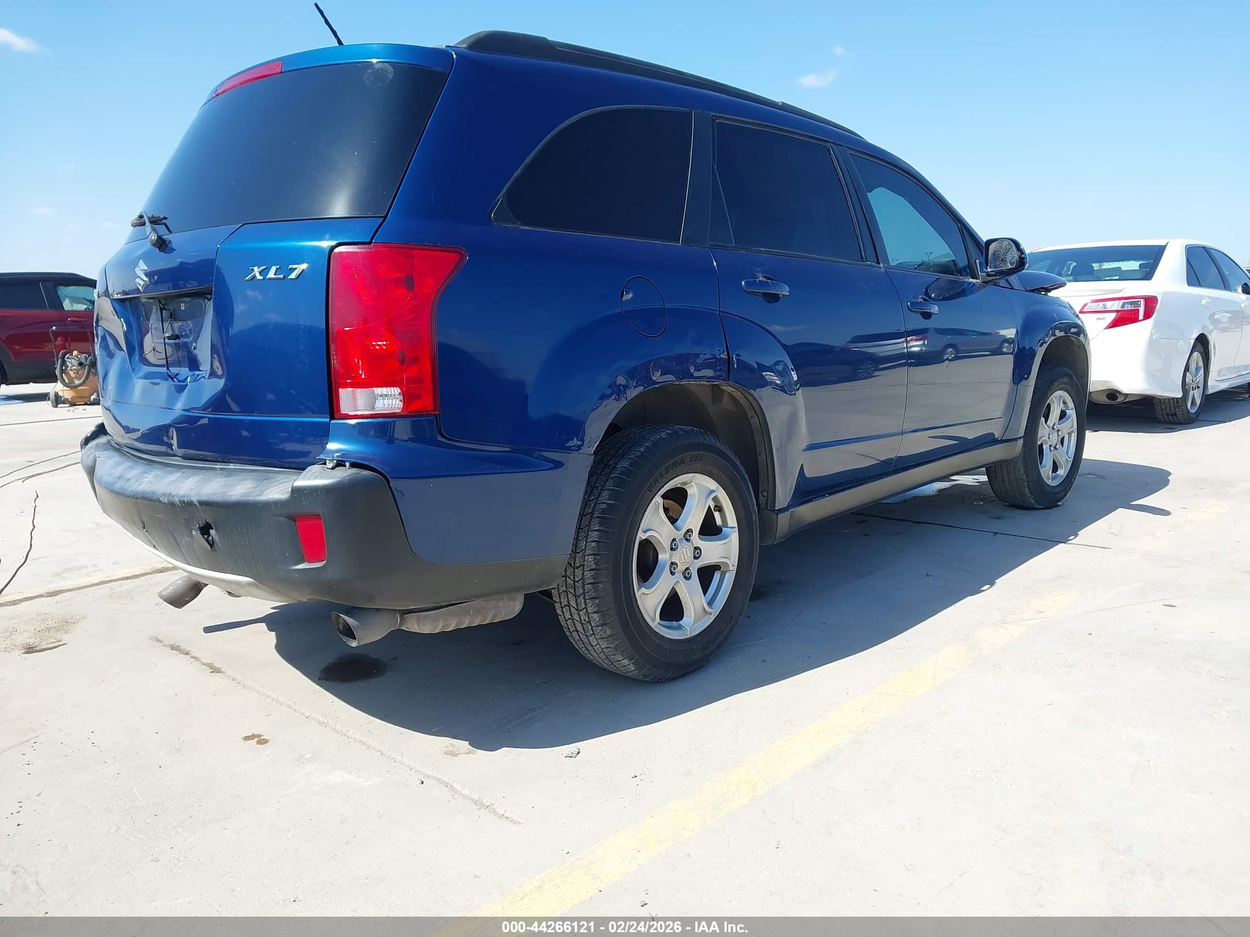 SUZUKI XL7 image 4