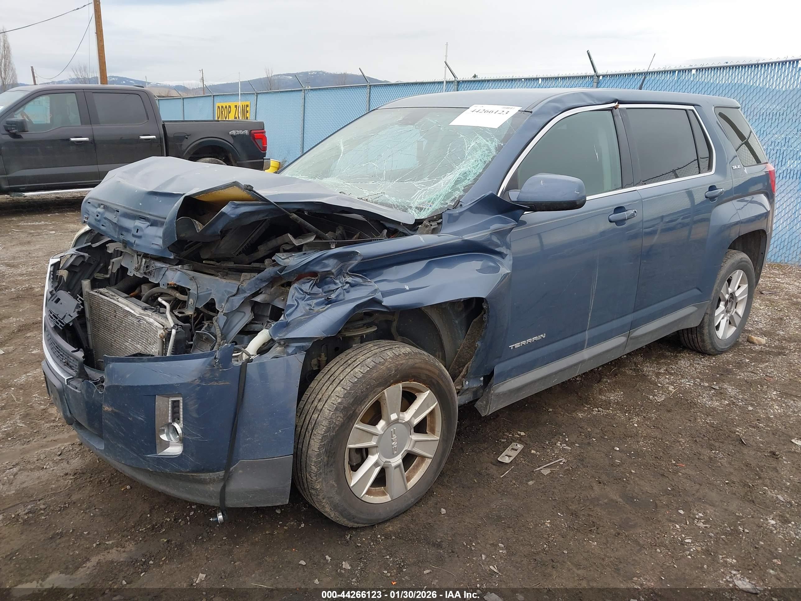 GMC TERRAIN image 2