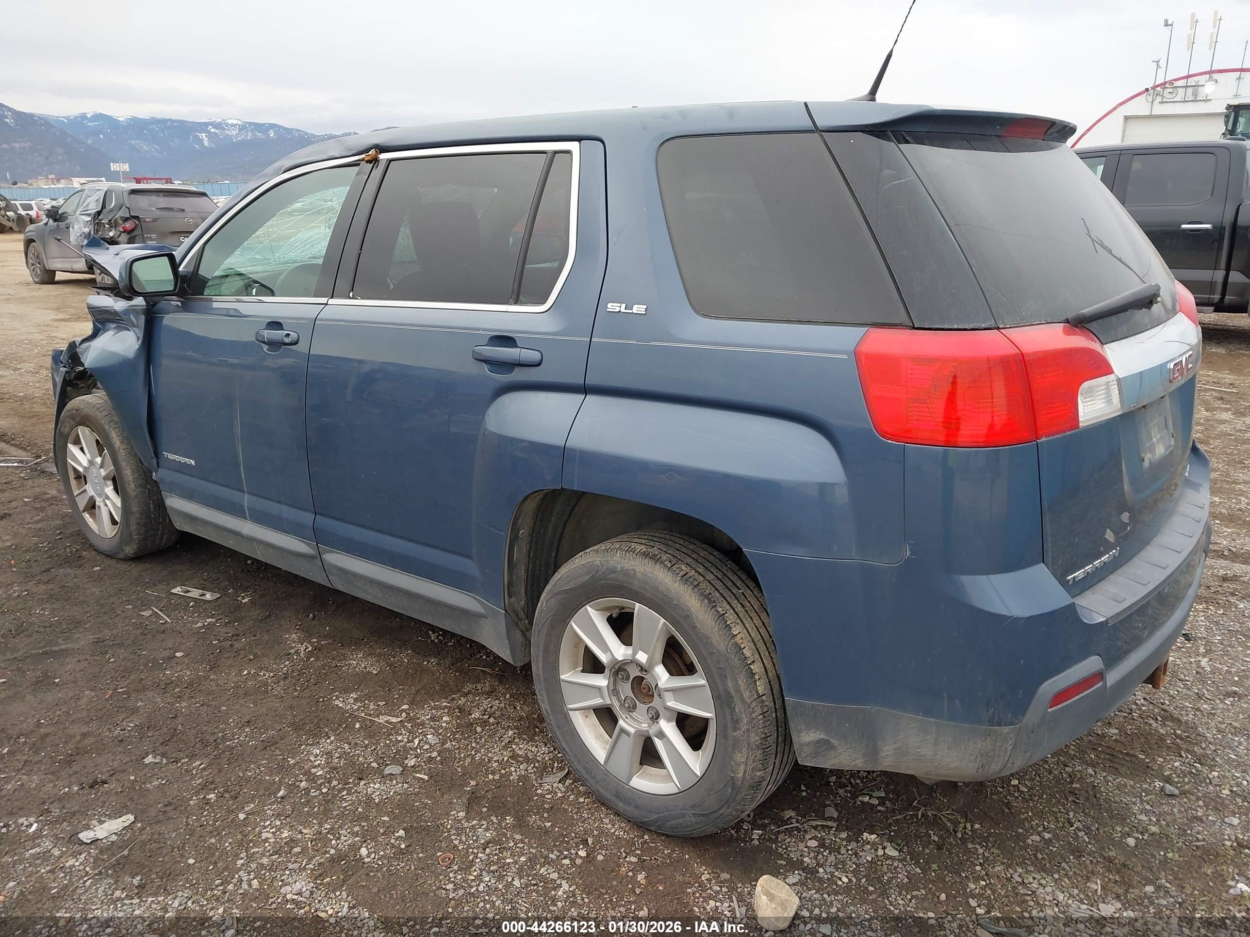 GMC TERRAIN image 3