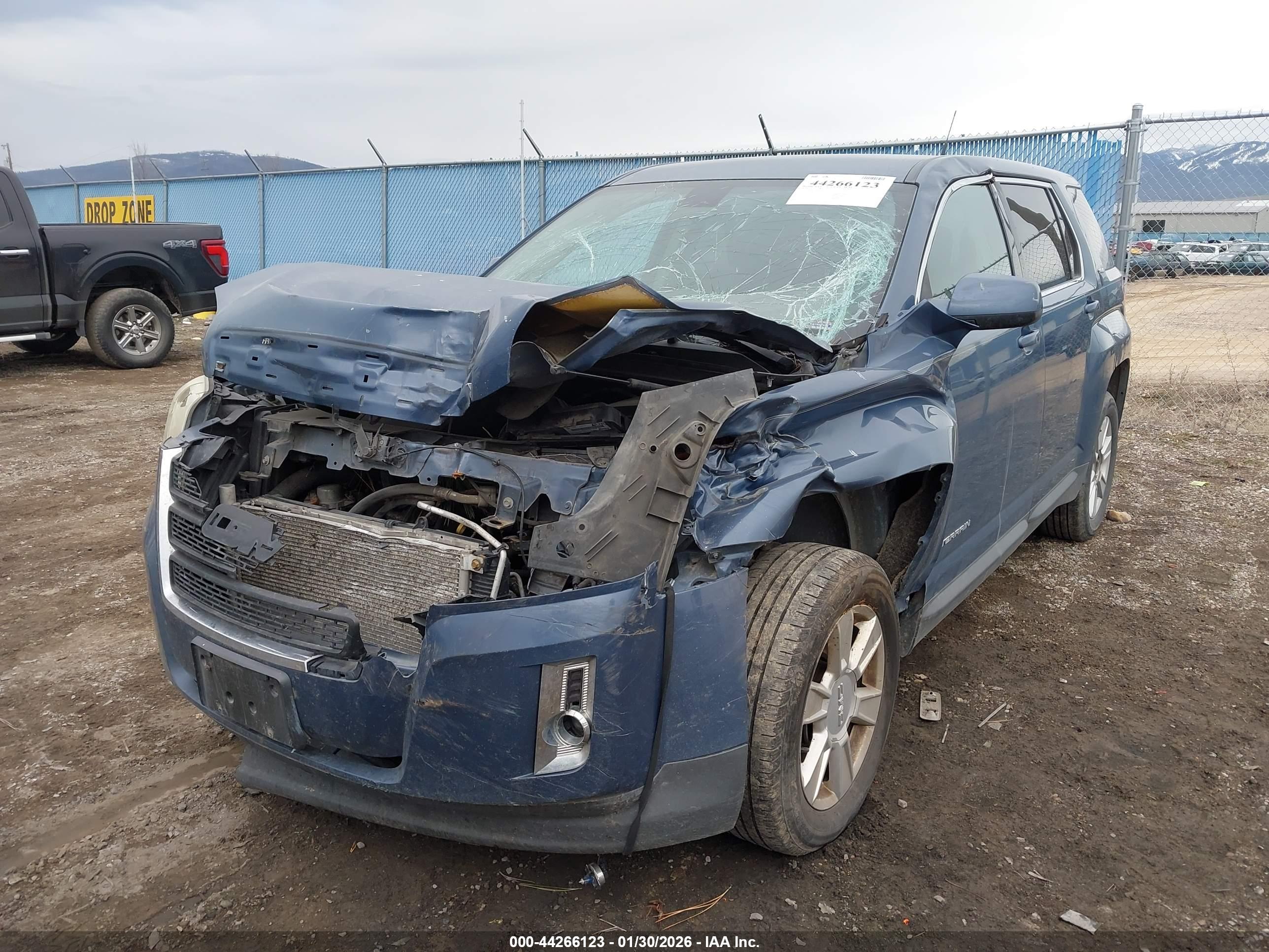 GMC TERRAIN image 6
