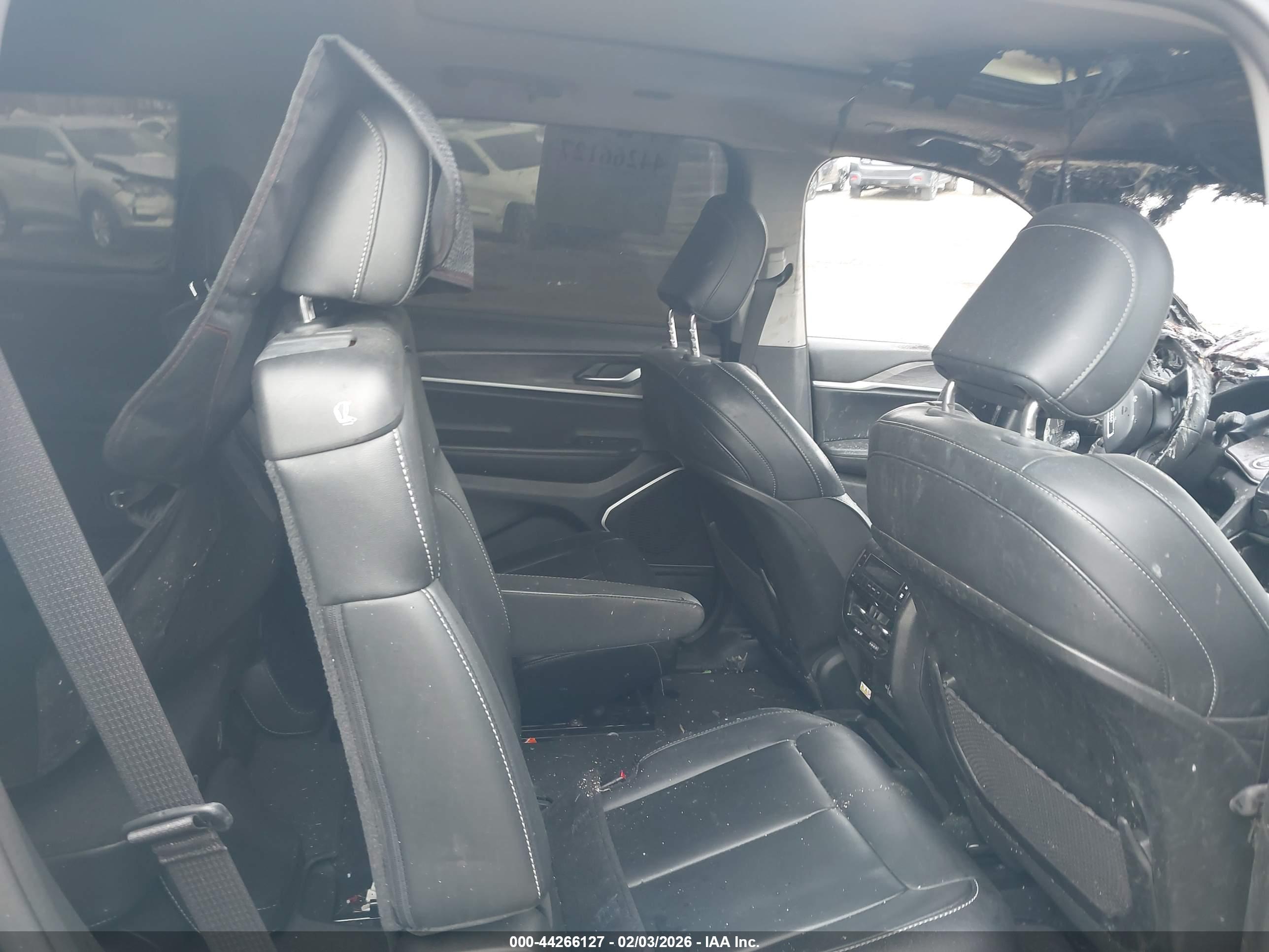 JEEP GRAND image 8