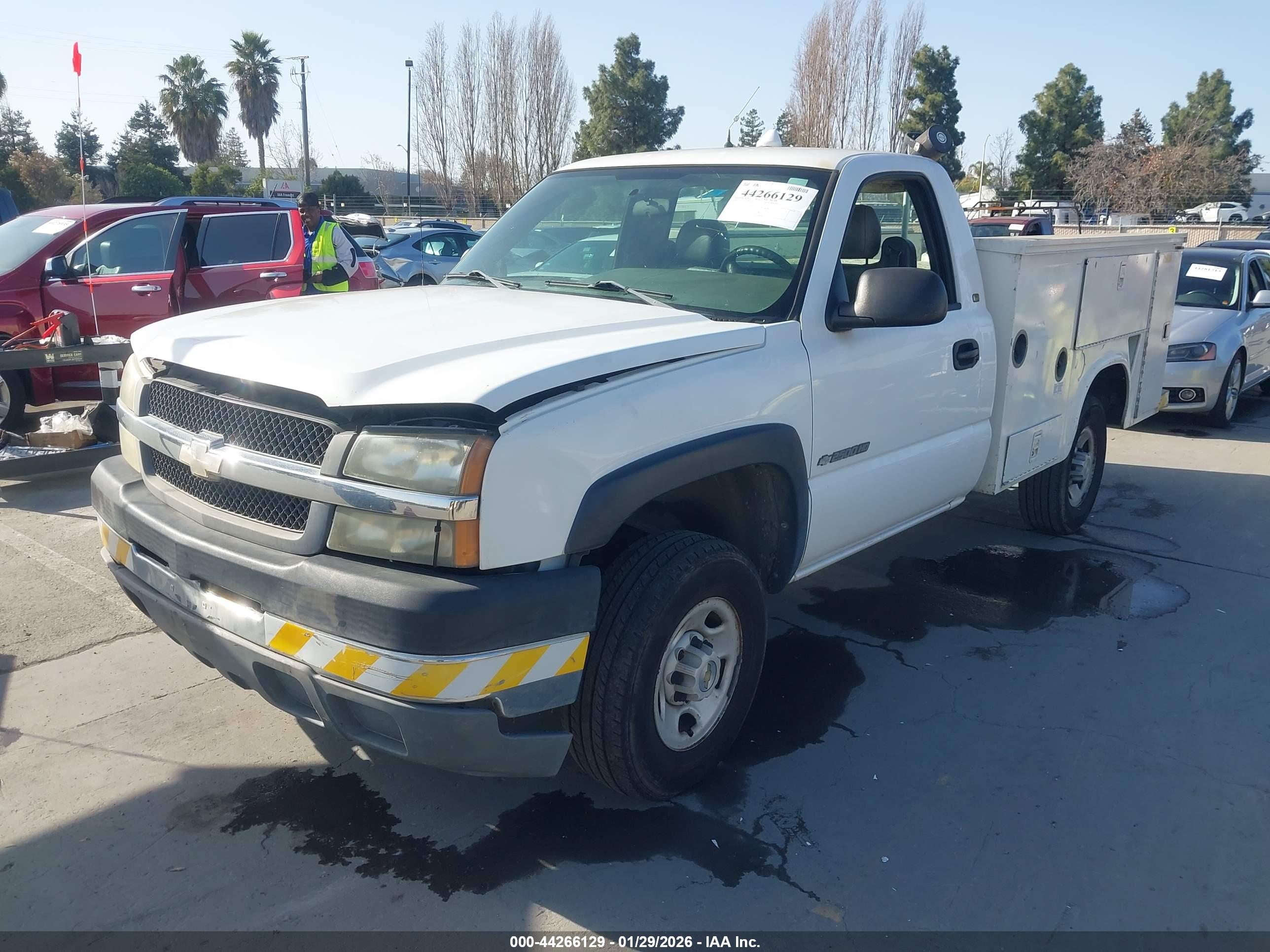 CHEVROLET SILVERADO image 2