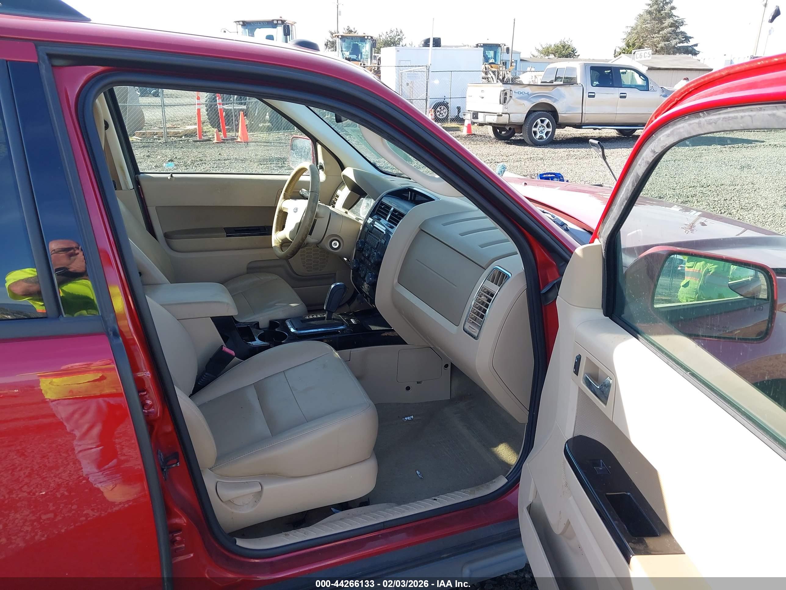 FORD ESCAPE image 5