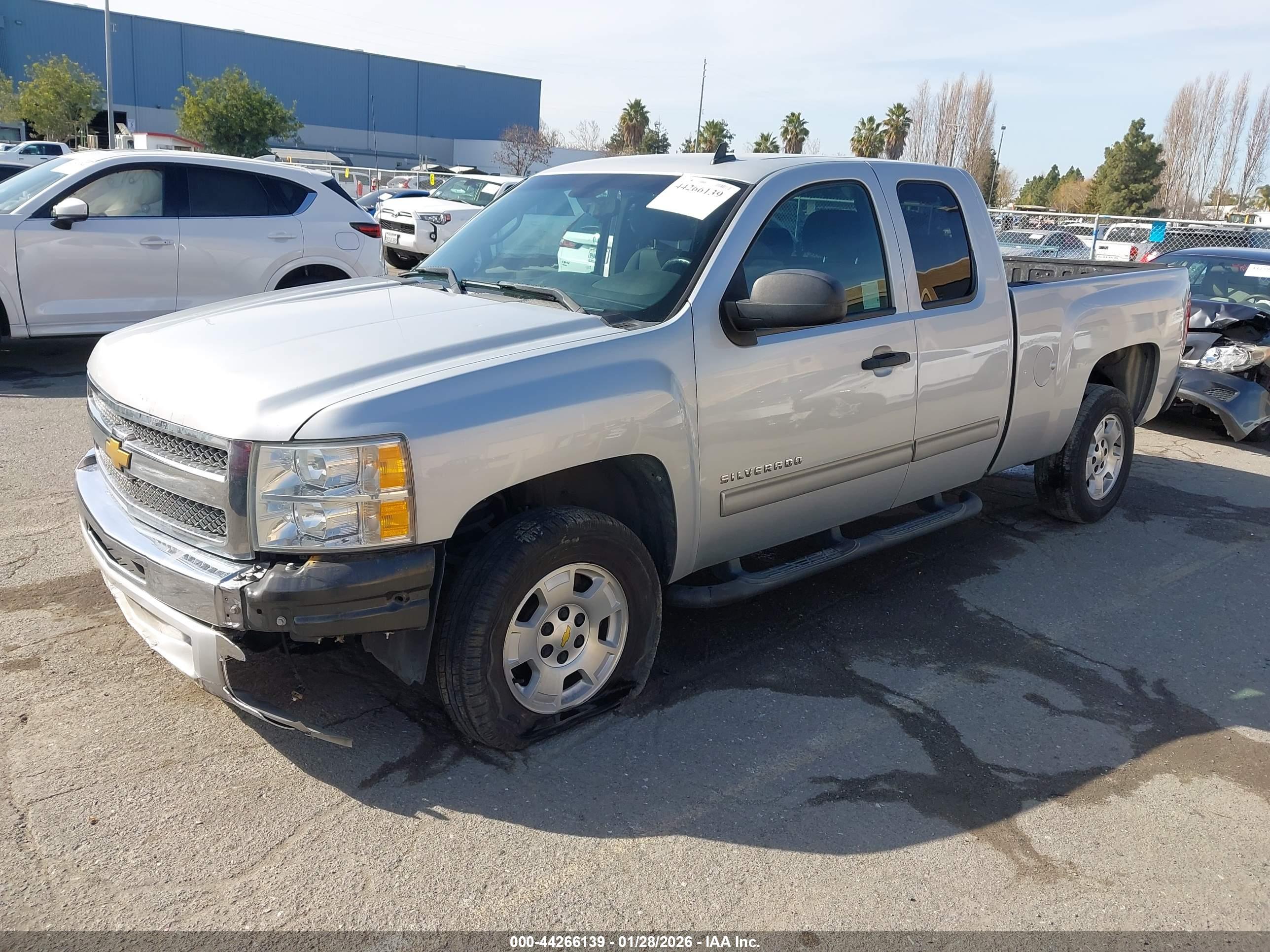 CHEVROLET SILVERADO image 2