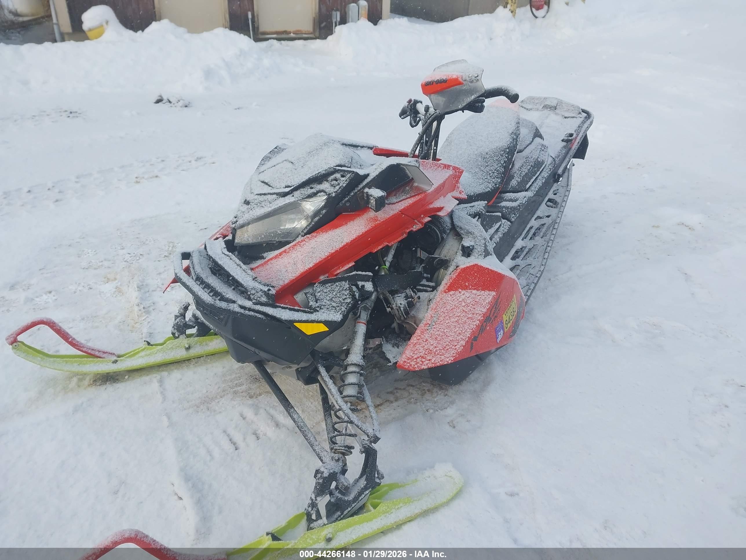 SKI-DOO MXZ image 2