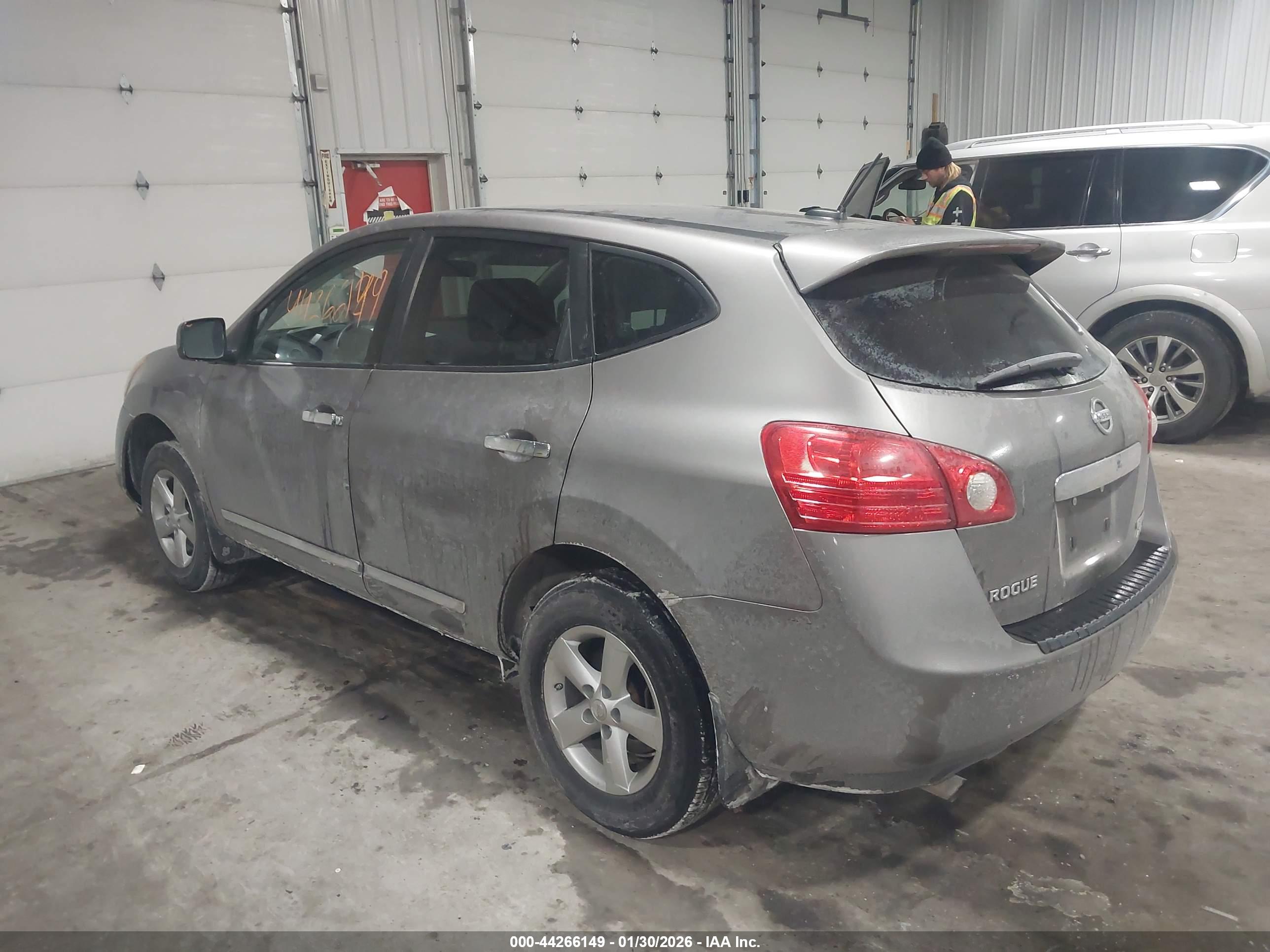 NISSAN ROGUE image 3