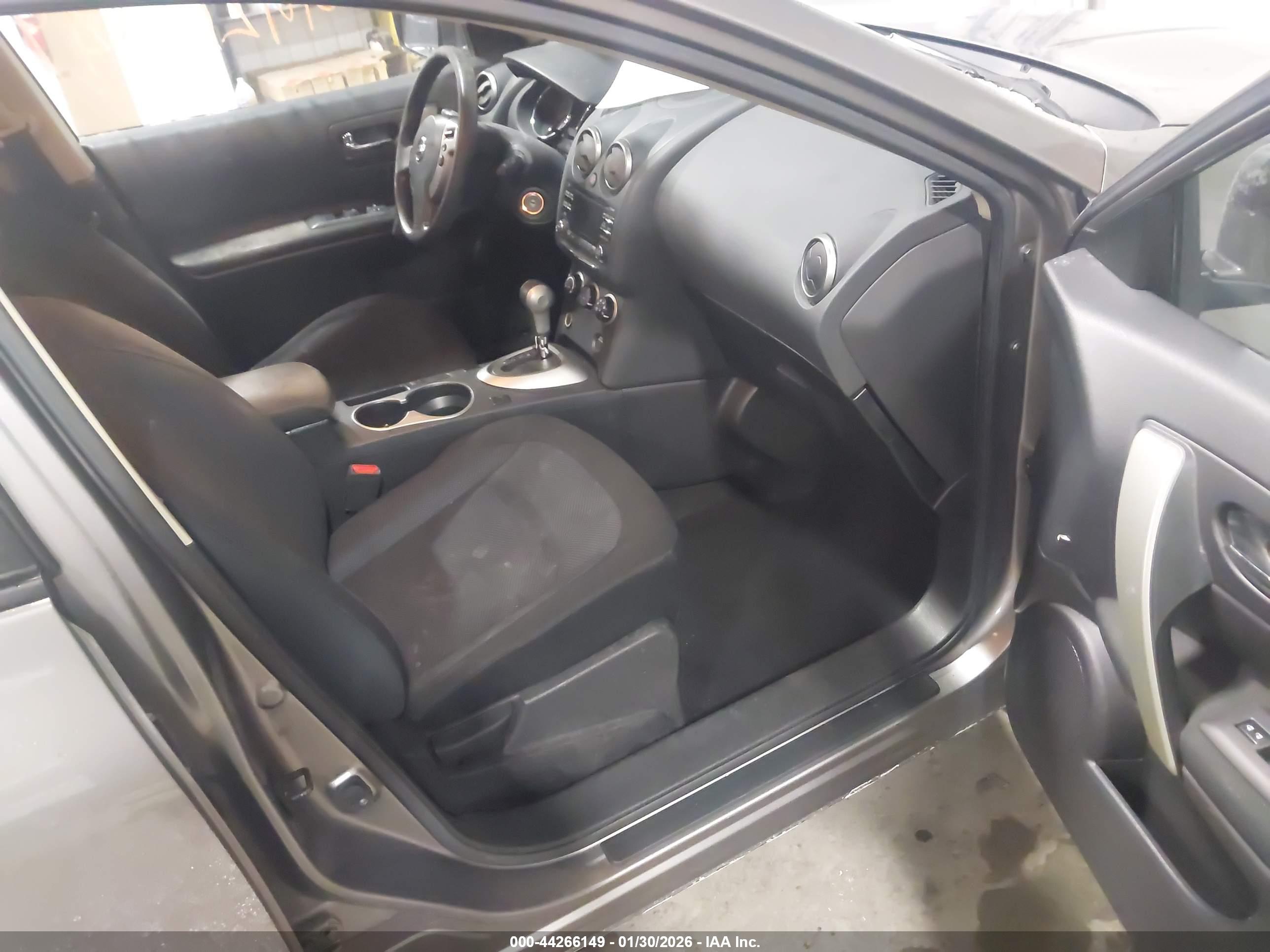 NISSAN ROGUE image 5
