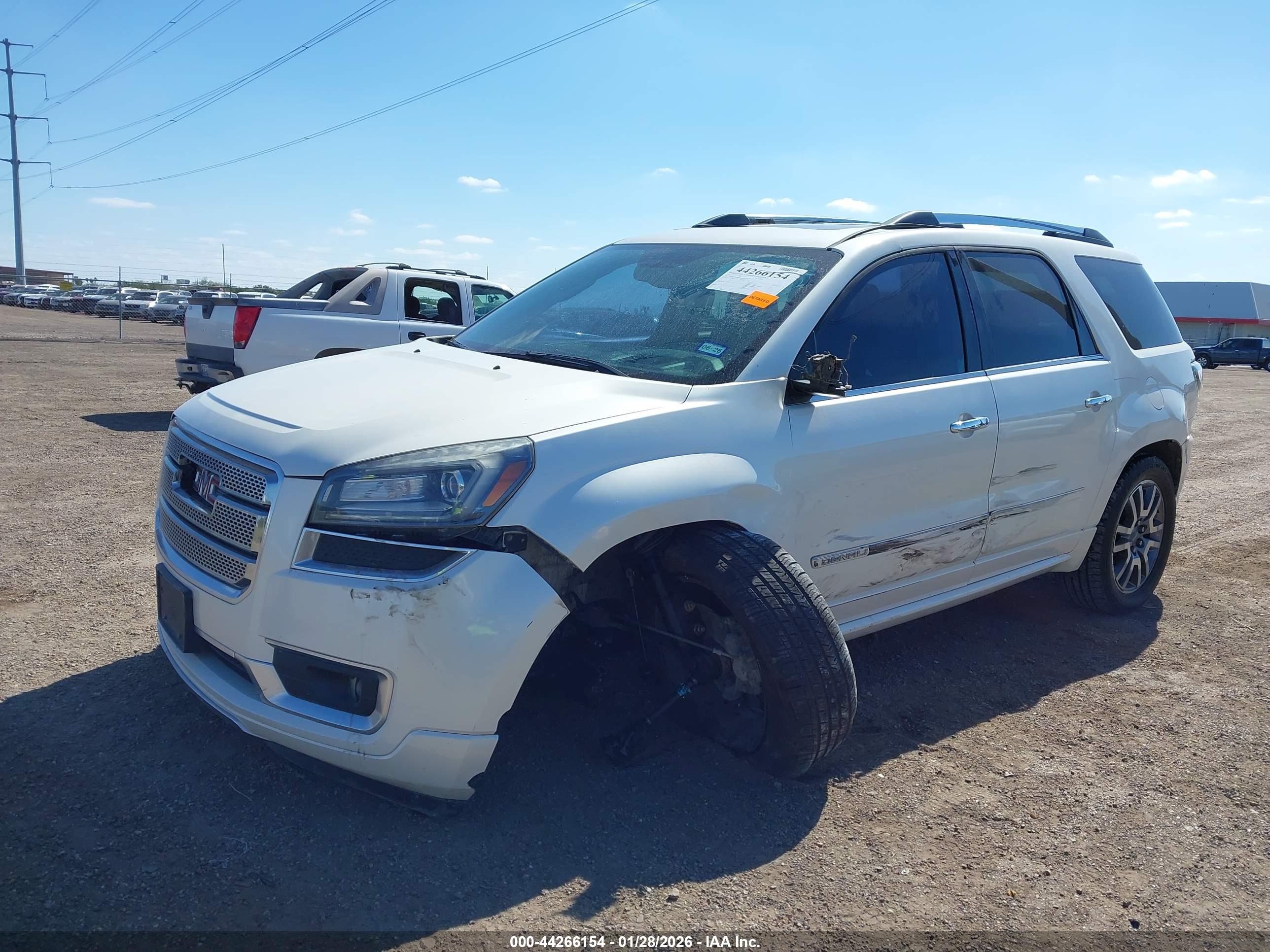 GMC ACADIA image 2