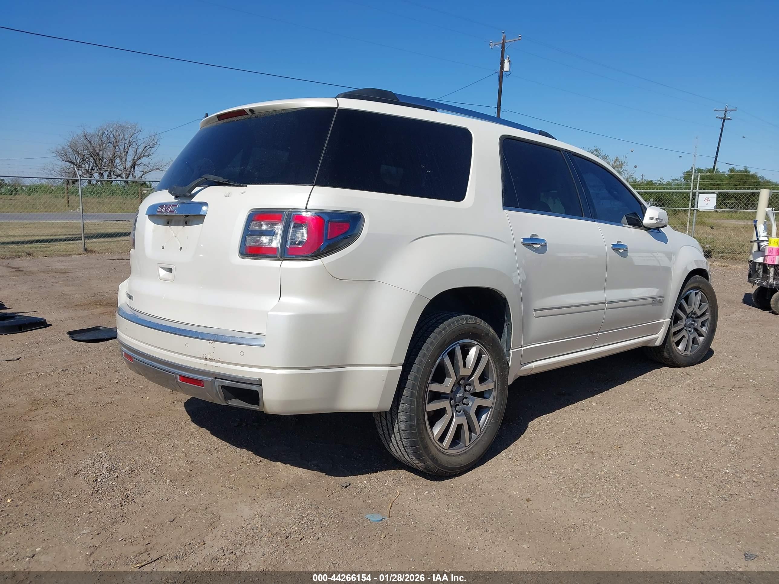 GMC ACADIA image 4