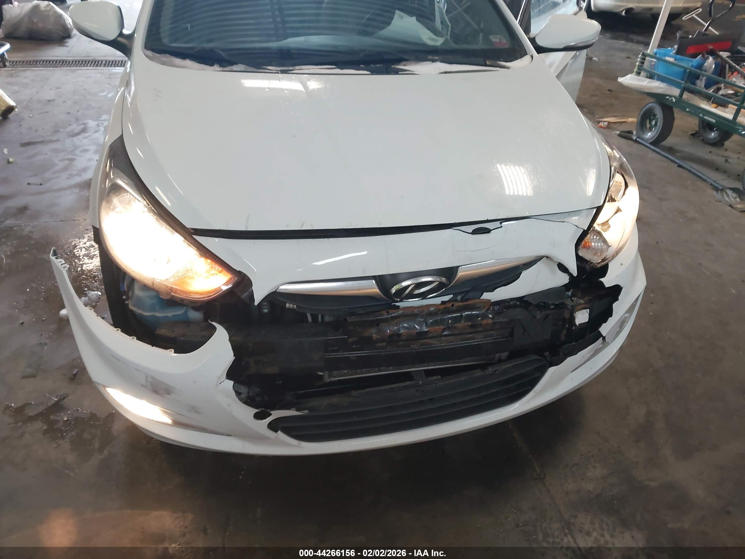 HYUNDAI ACCENT image 6