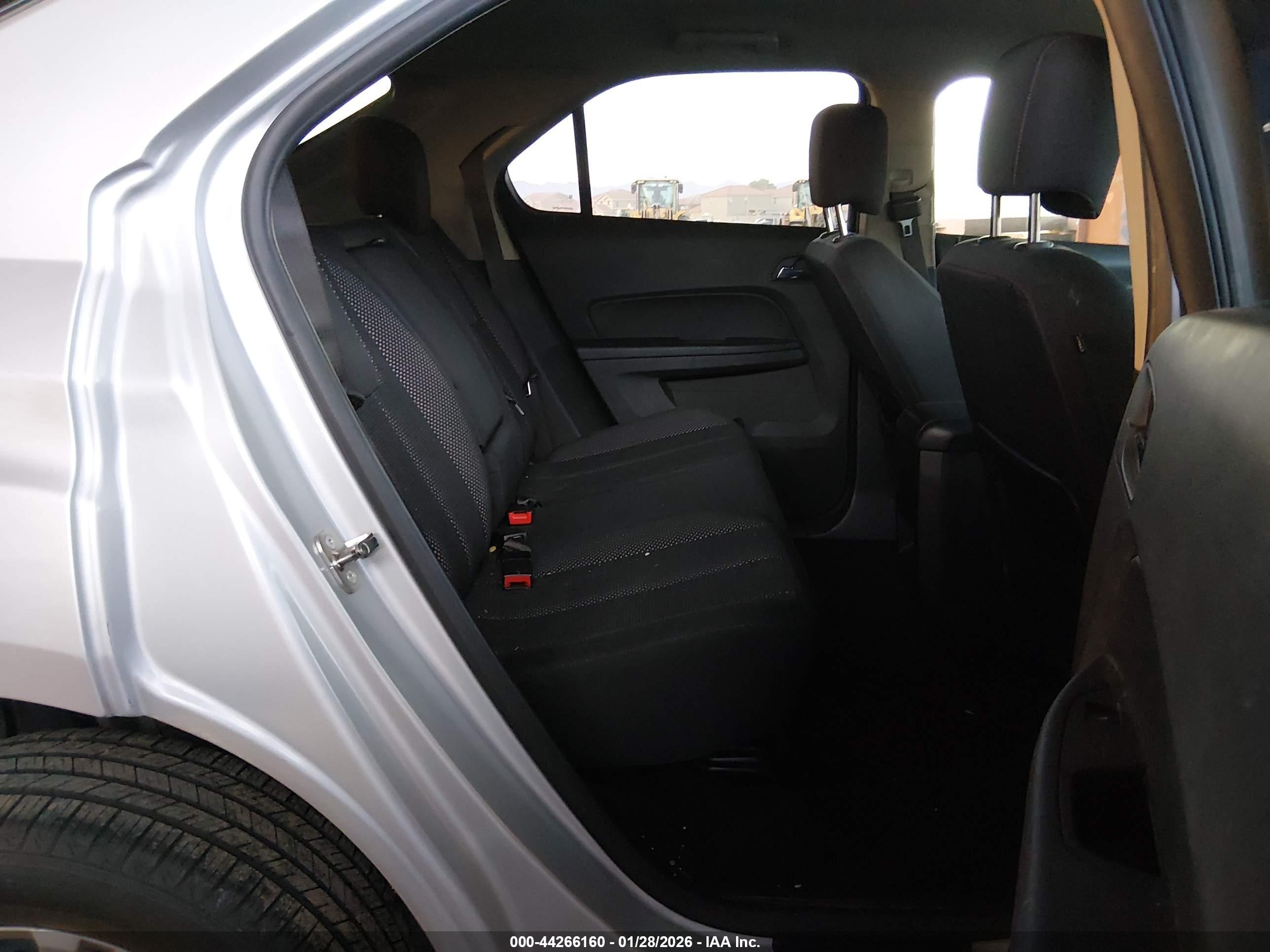 CHEVROLET EQUINOX image 8