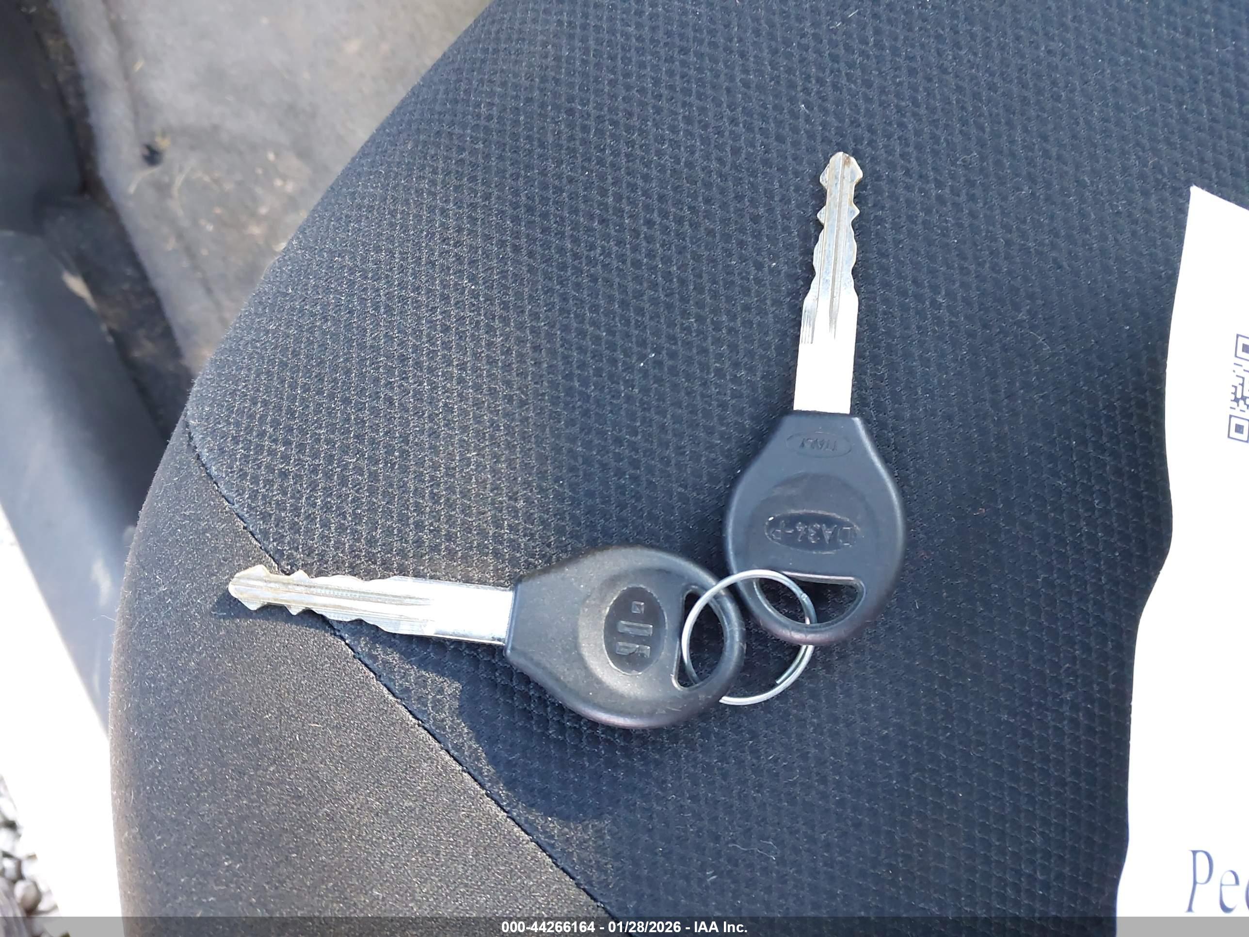 NISSAN VERSA image 11