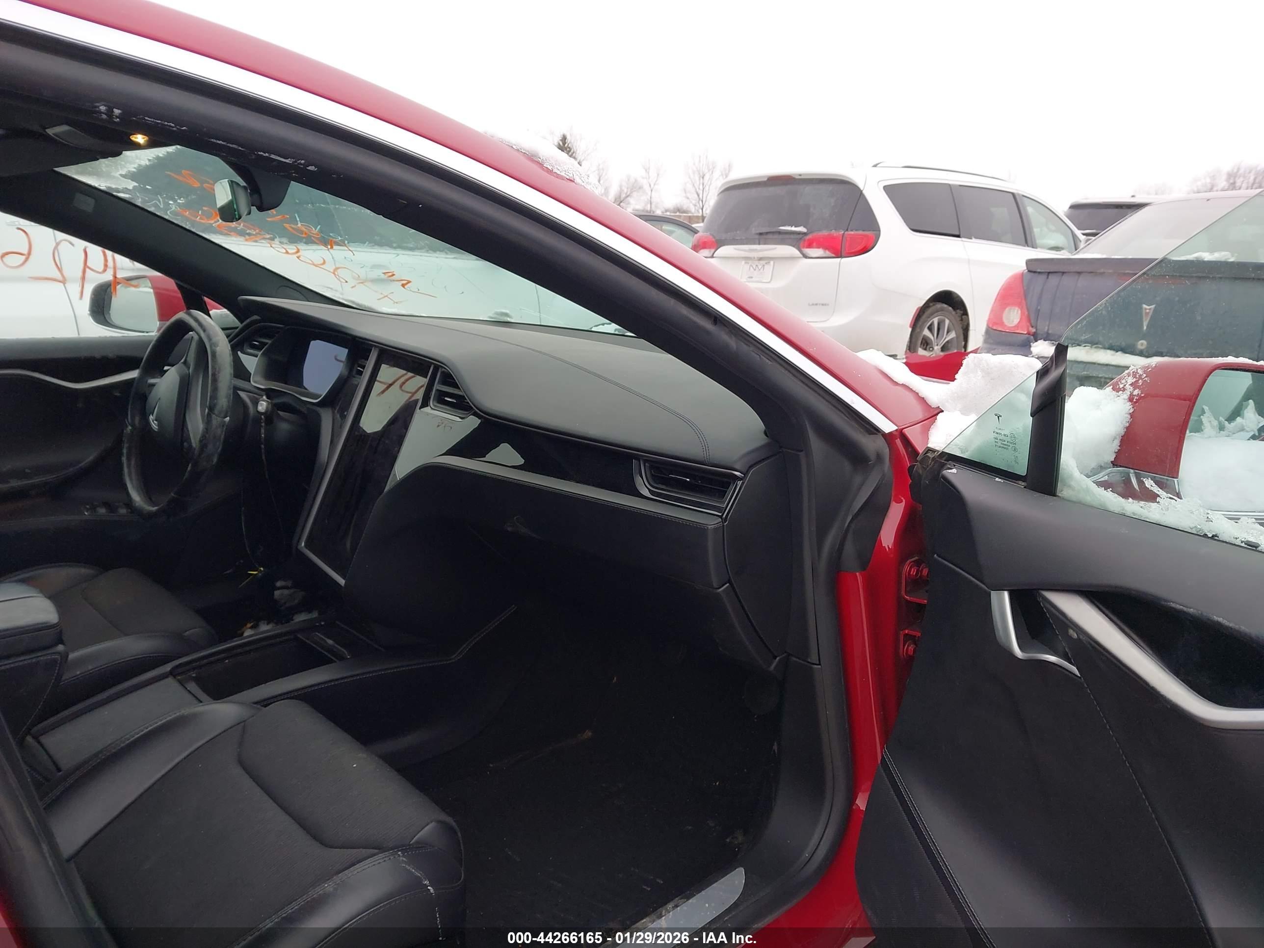 TESLA MODEL image 5