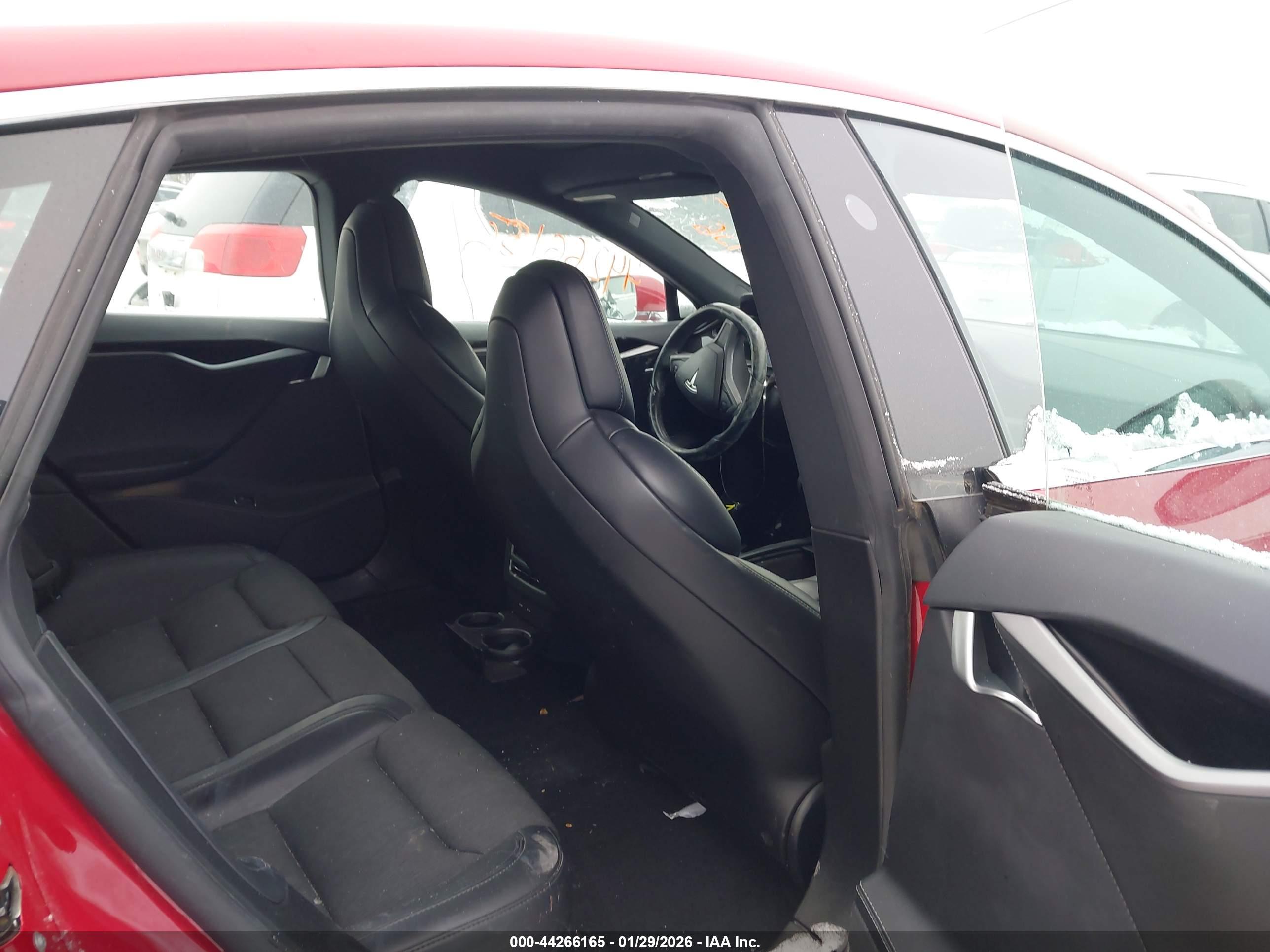 TESLA MODEL image 8