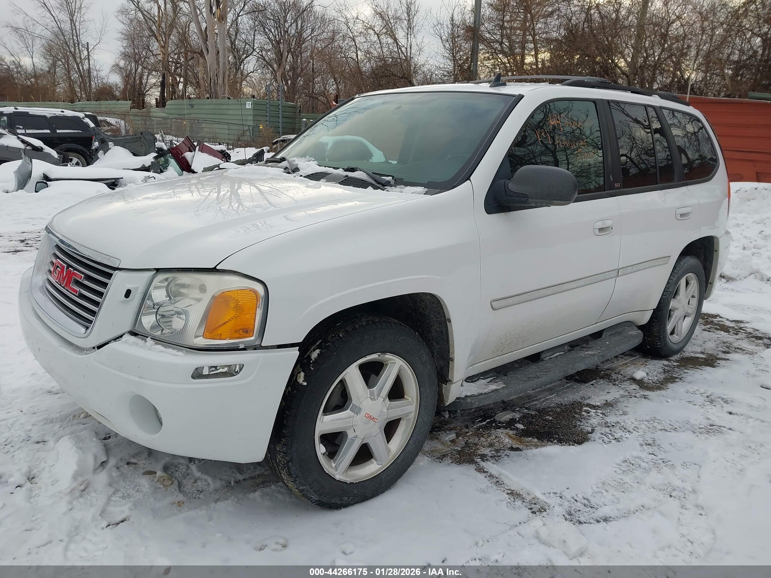 GMC ENVOY image 2