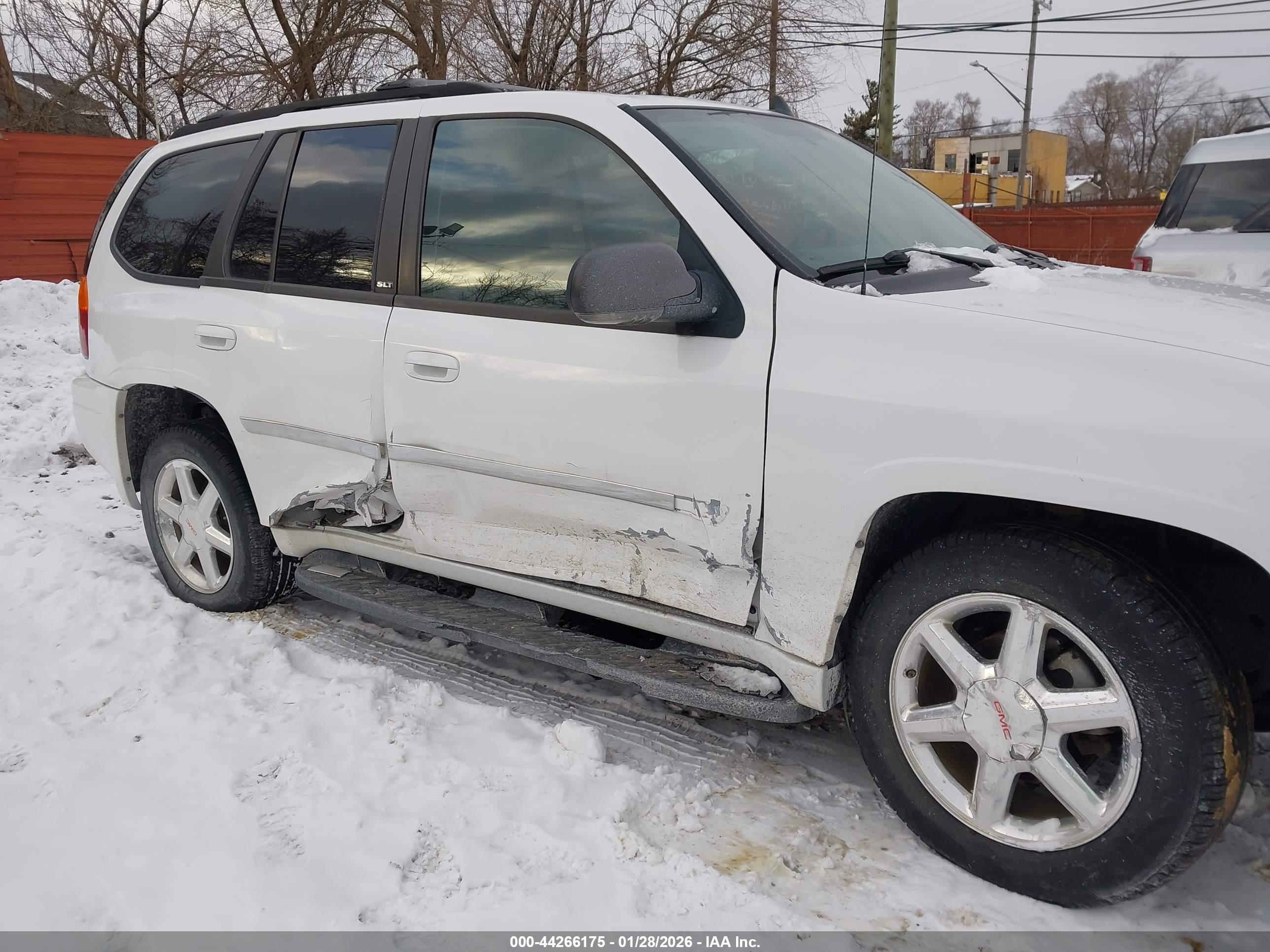 GMC ENVOY image 6