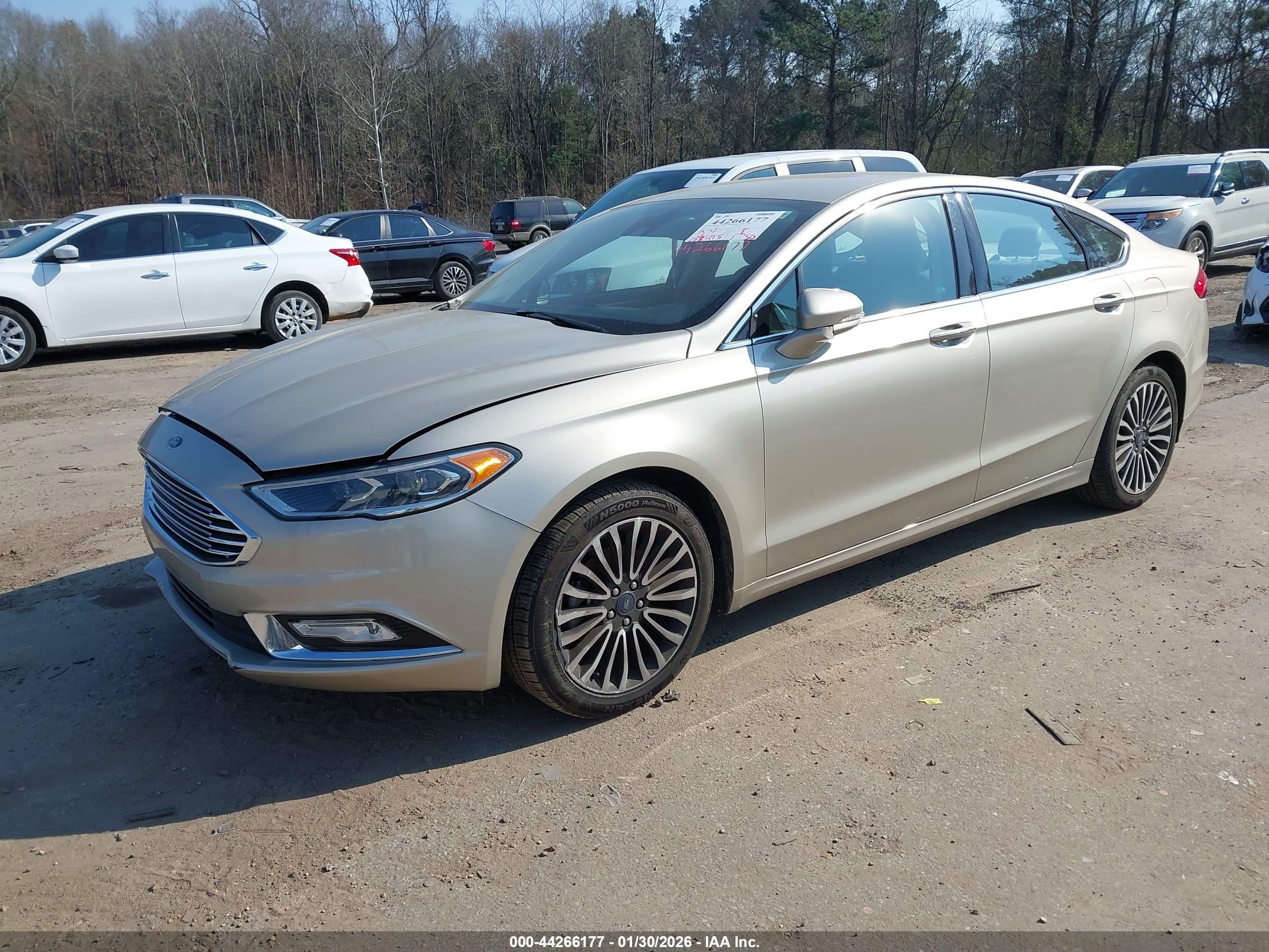 FORD FUSION image 2