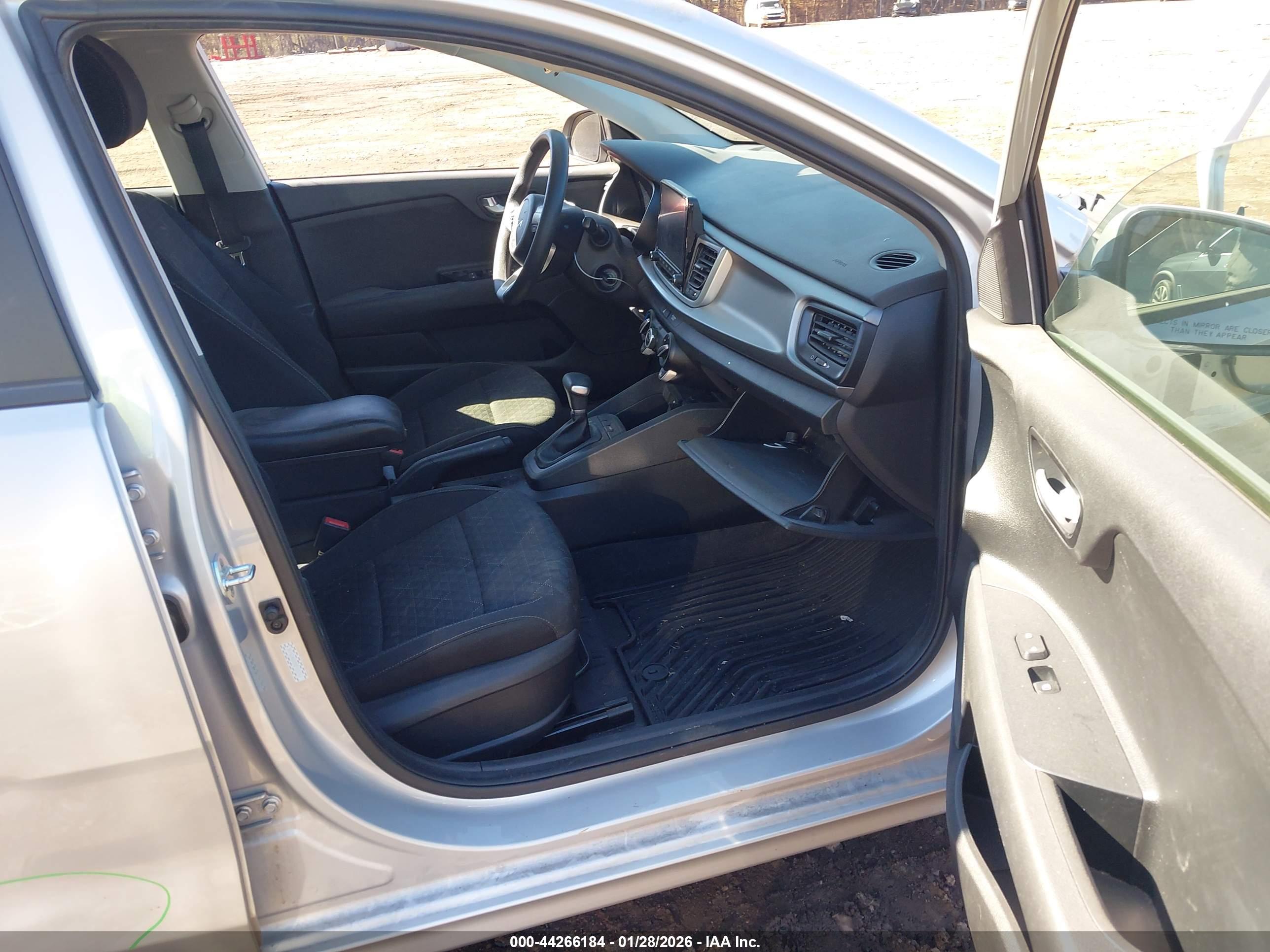 KIA RIO image 5
