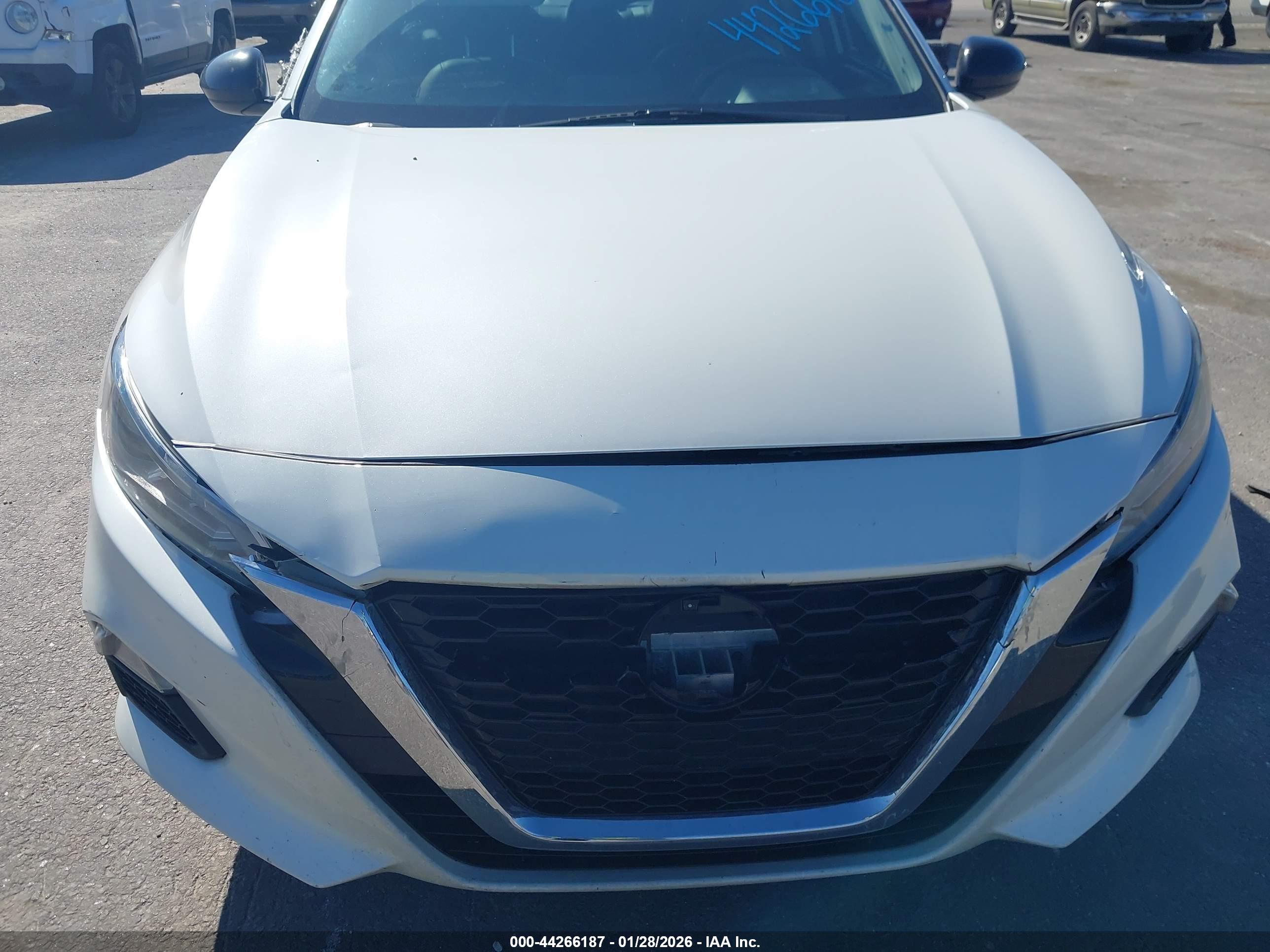 NISSAN ALTIMA image 10