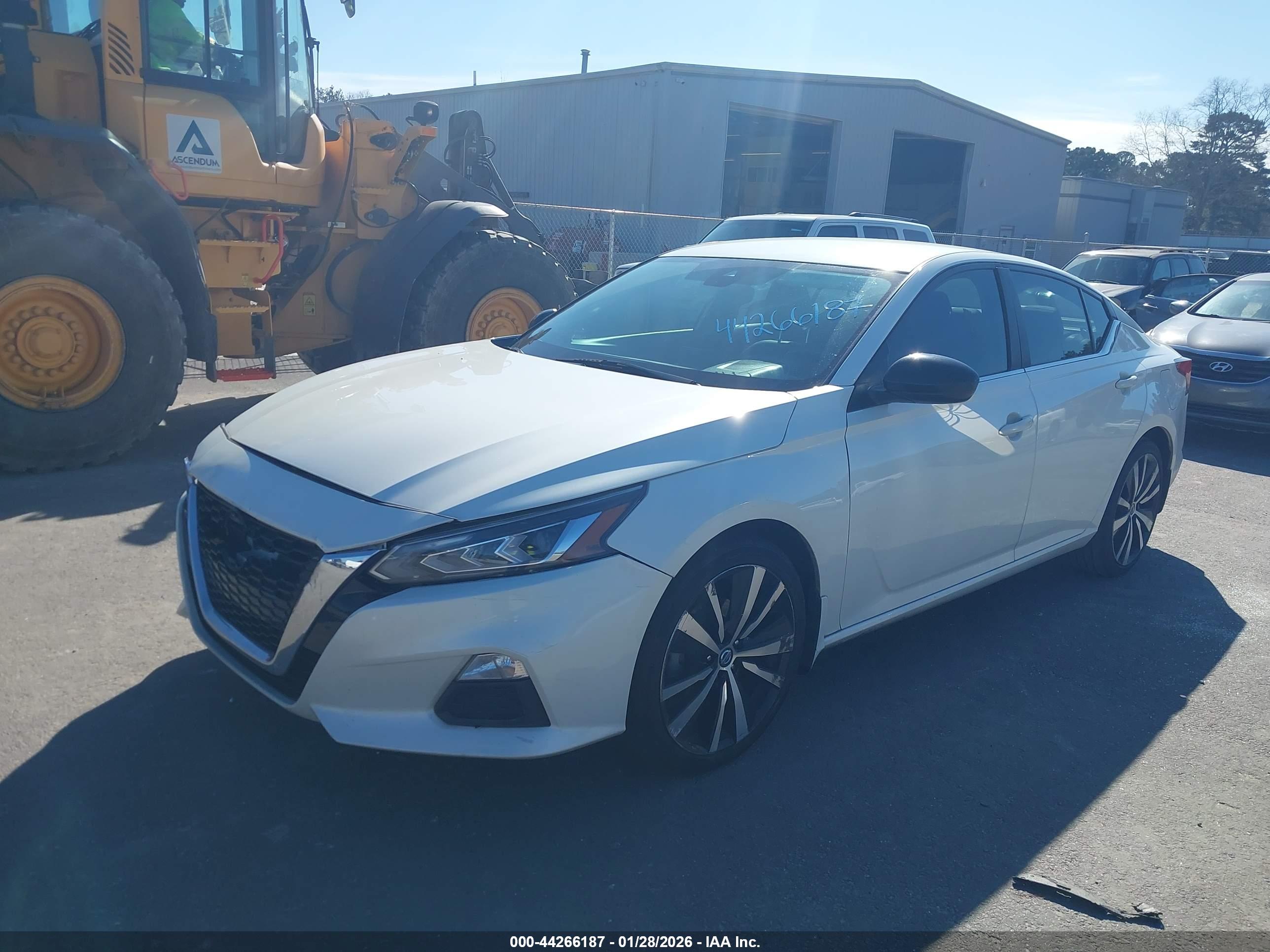 NISSAN ALTIMA image 2