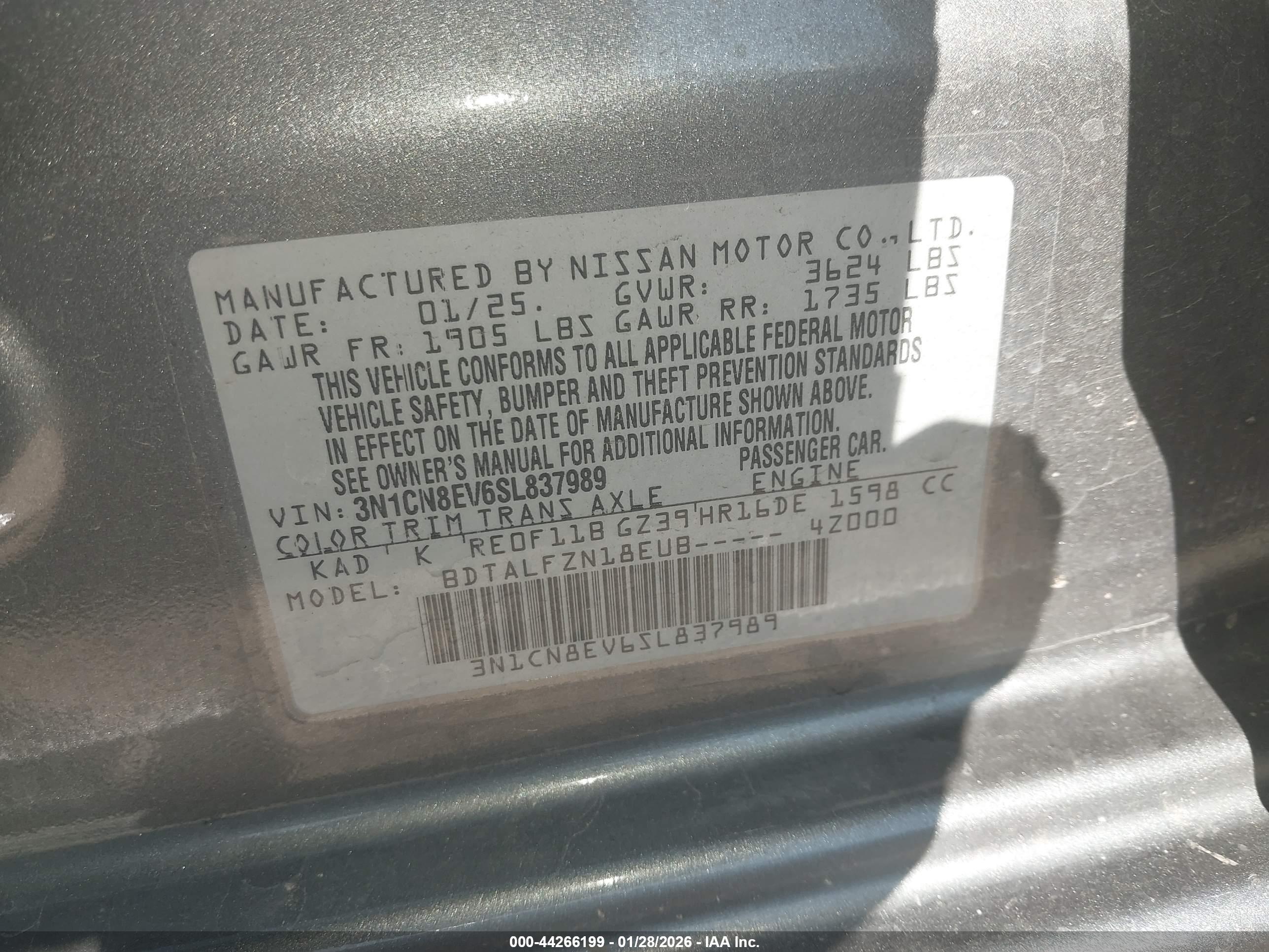 NISSAN VERSA image 9