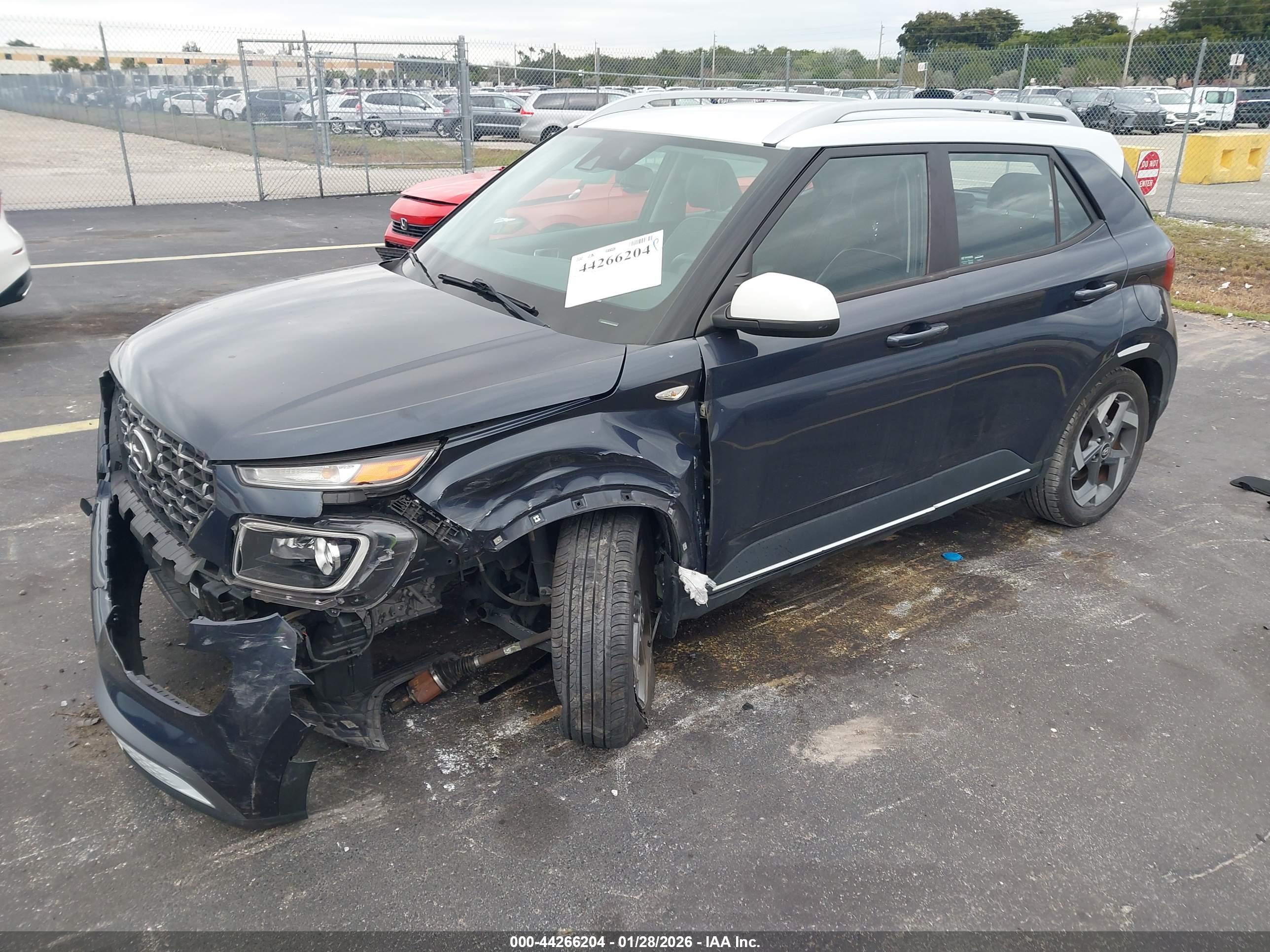 HYUNDAI VENUE image 2