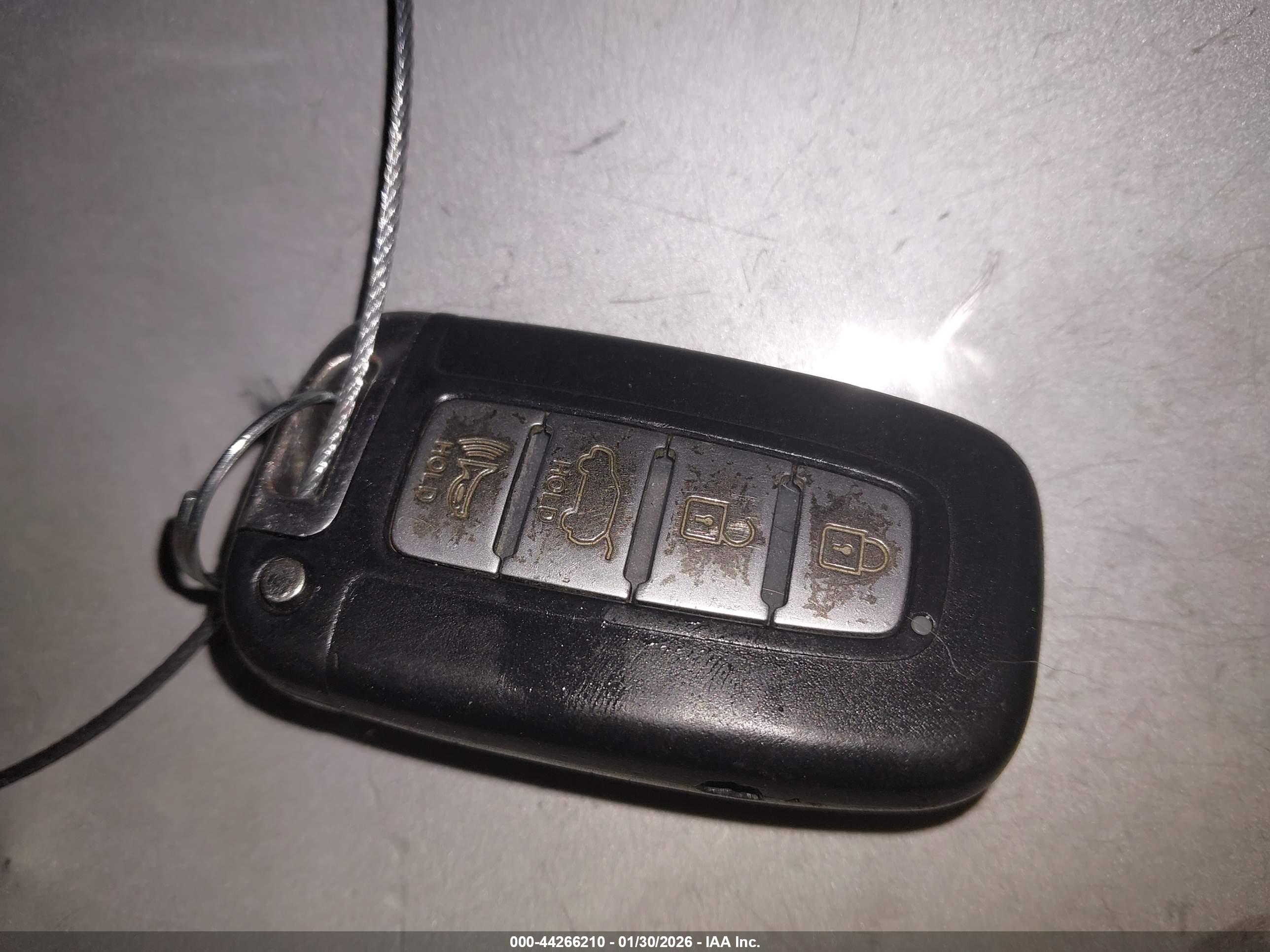 HYUNDAI TUCSON image 11