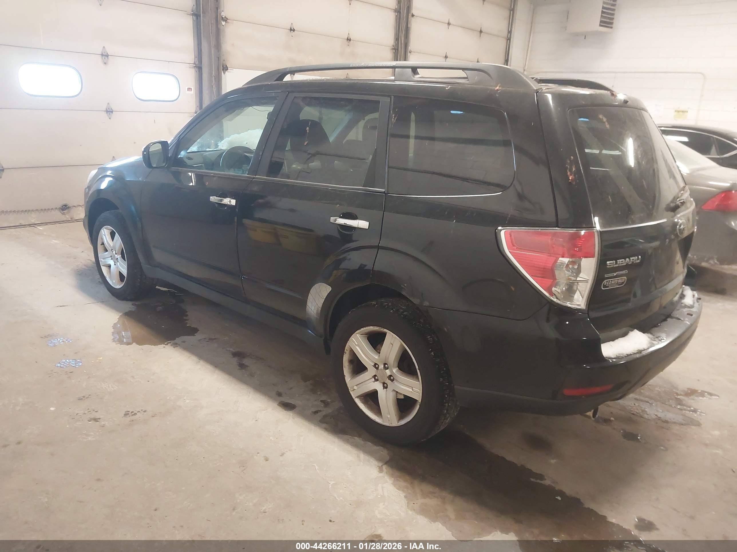 SUBARU FORESTER image 3