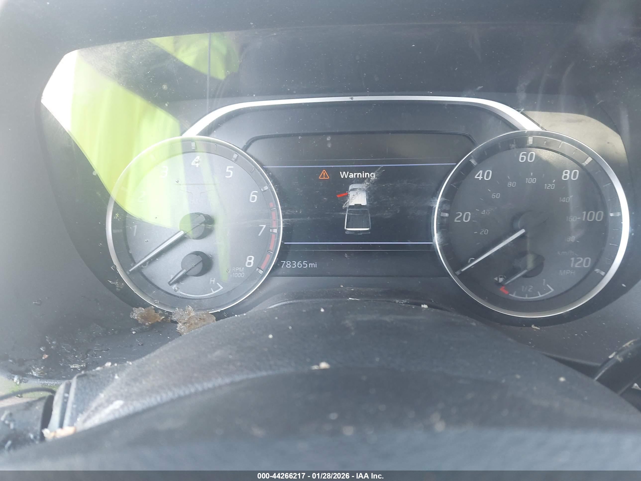 NISSAN TITAN image 7