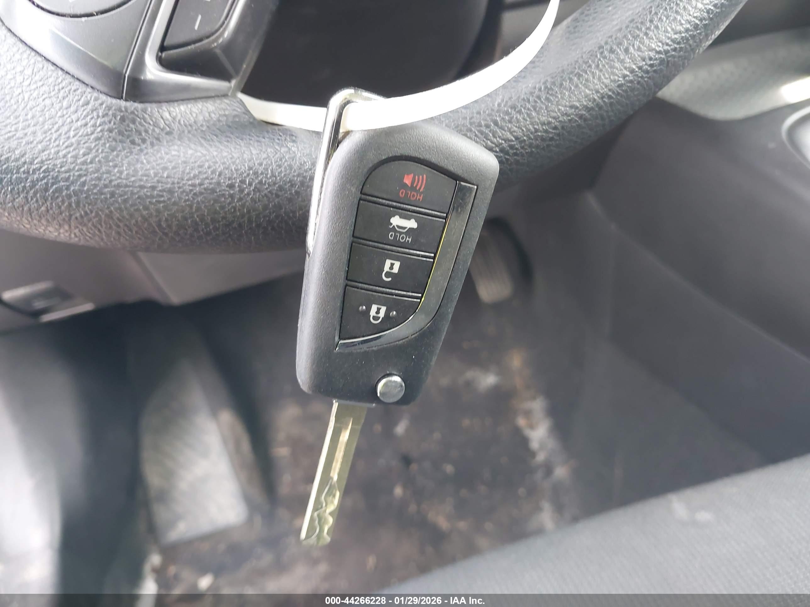 TOYOTA COROLLA image 11