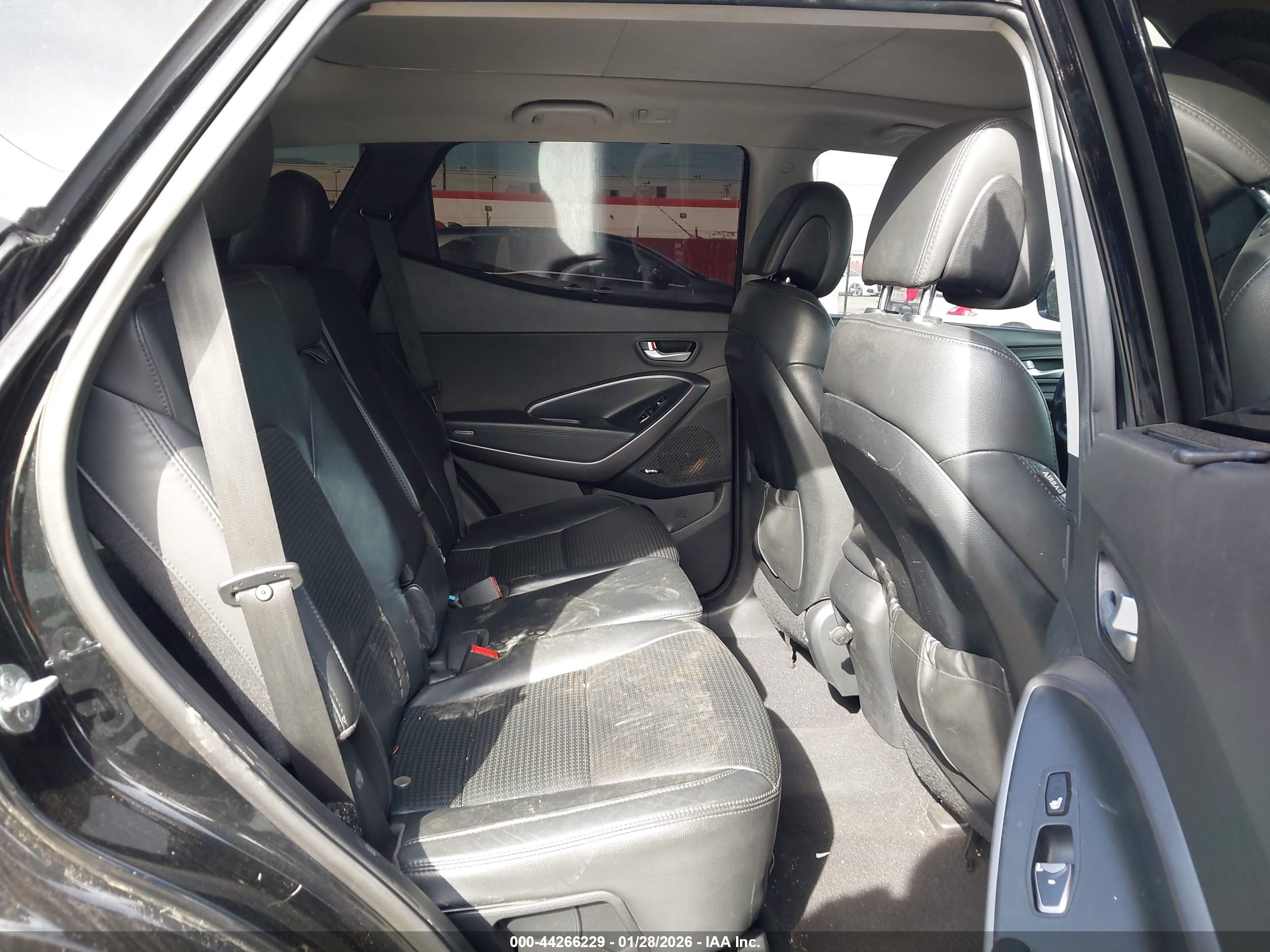 HYUNDAI SANTA image 8