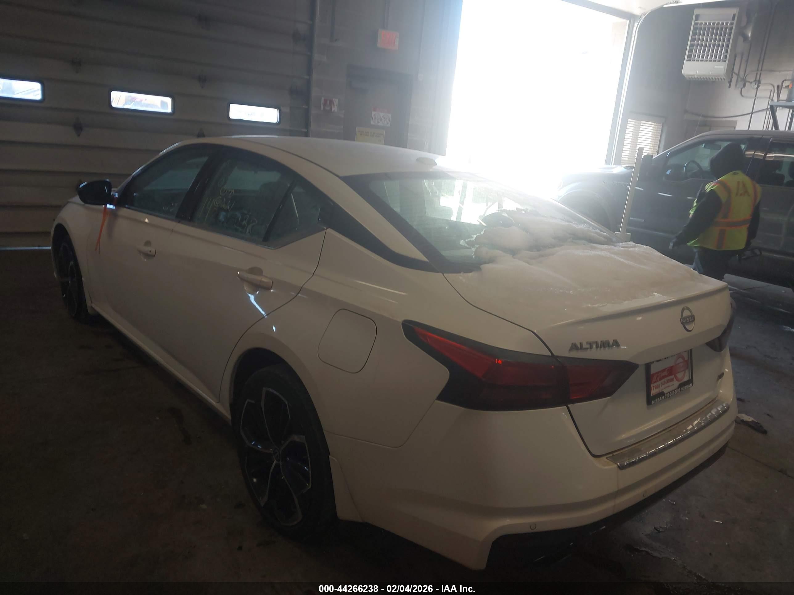 NISSAN ALTIMA image 3