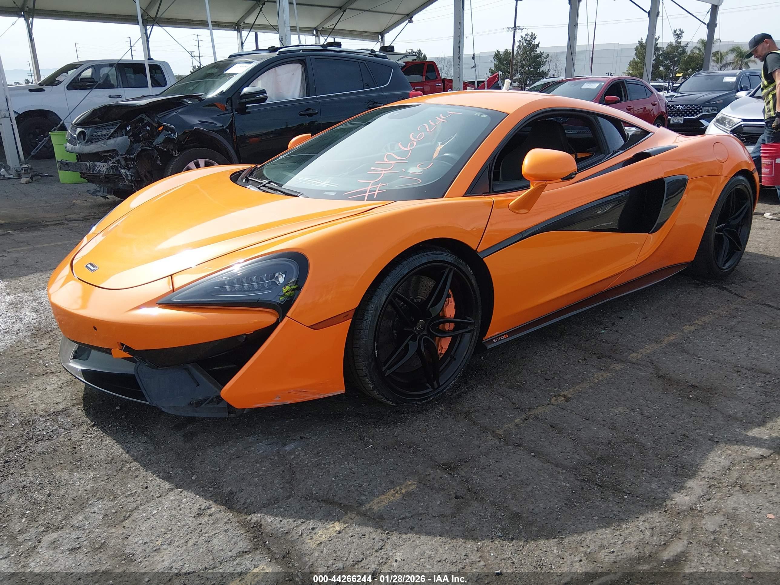 MCLAREN 570S image 2