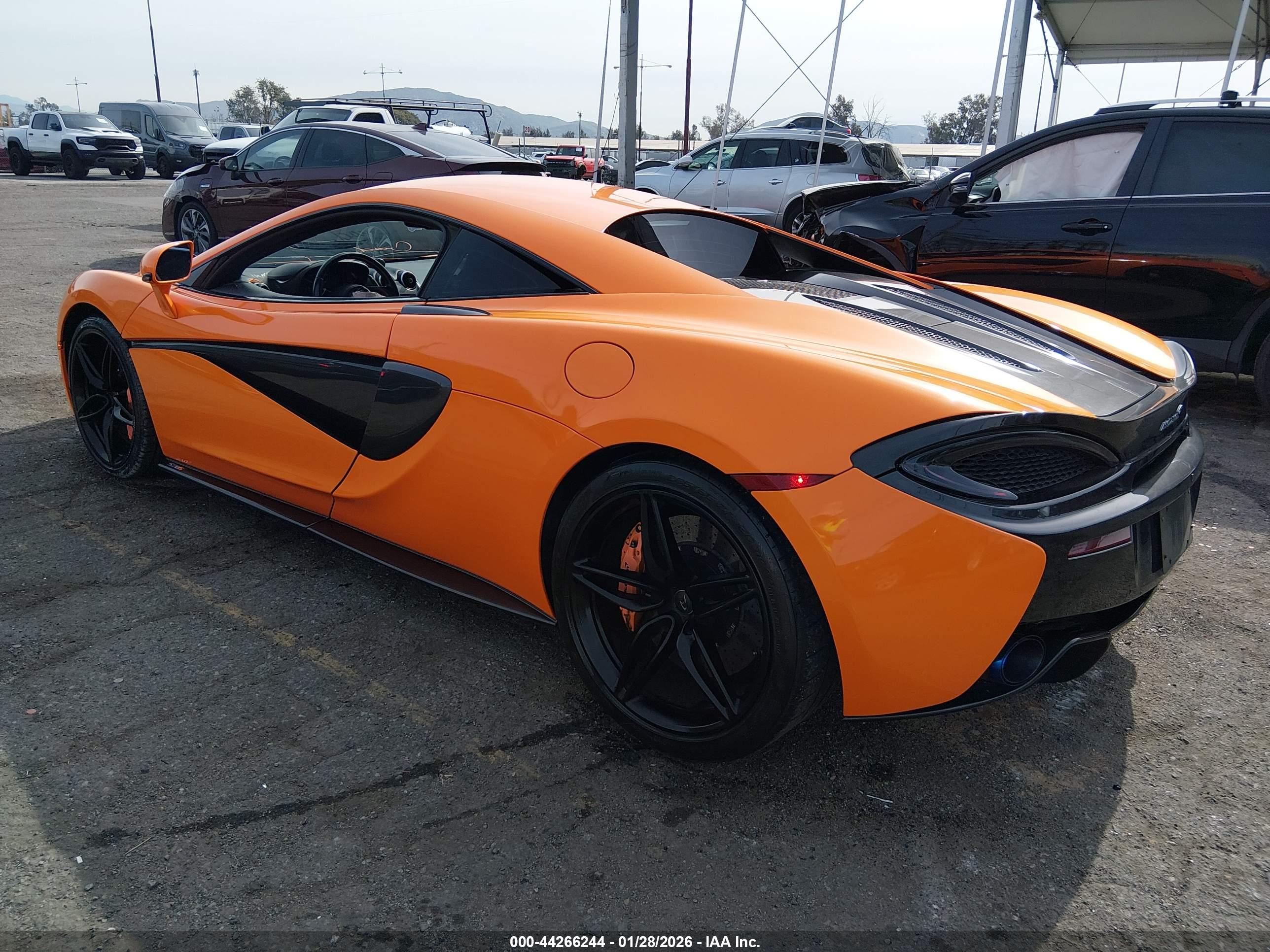 MCLAREN 570S image 3